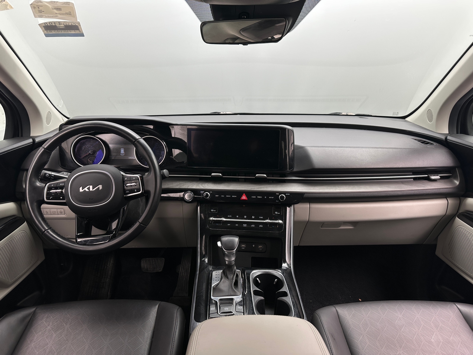 Thumbnail: 2023 Kia Carnival - 2