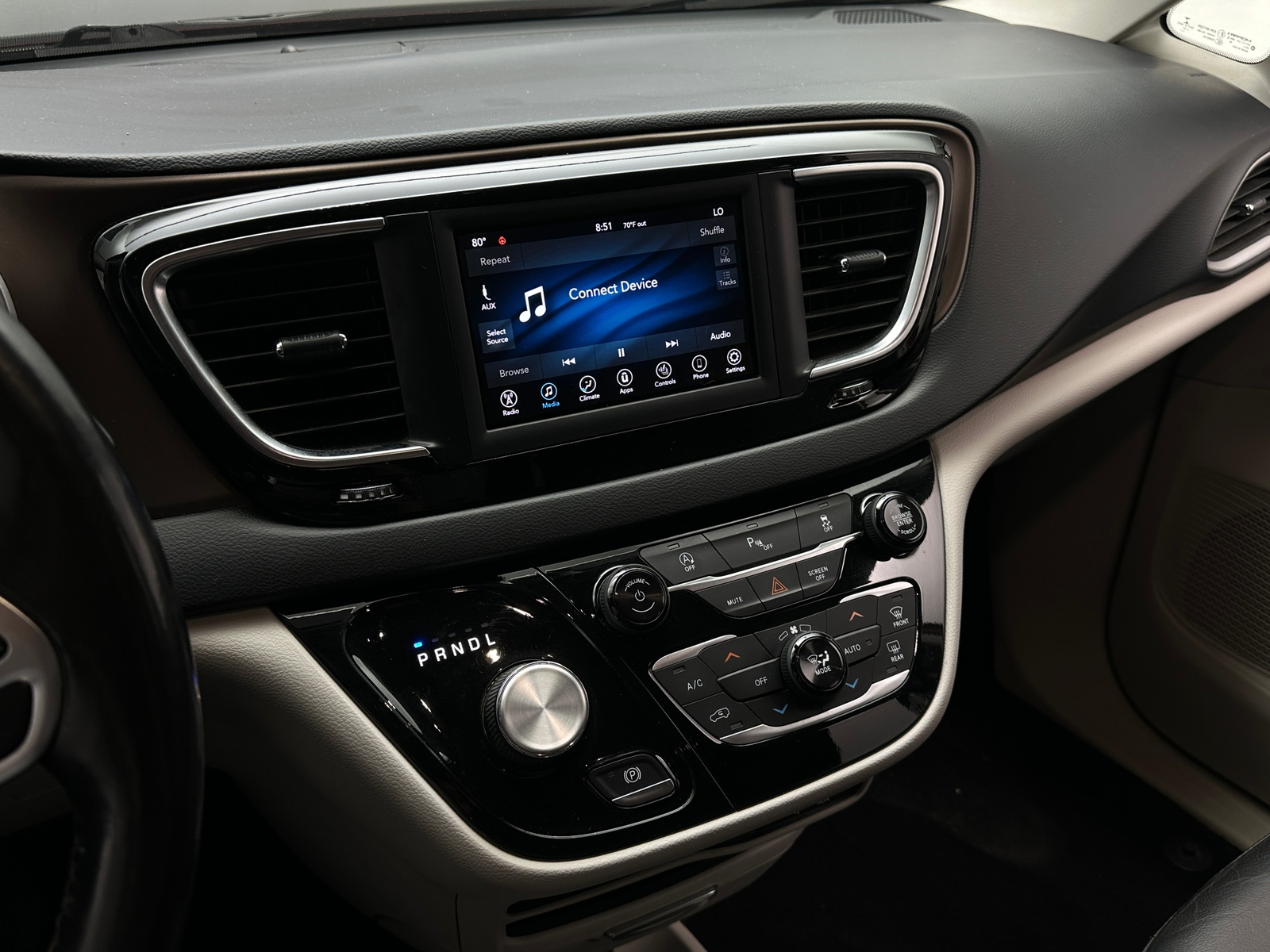 Thumbnail: 2019 Chrysler Pacifica - 3