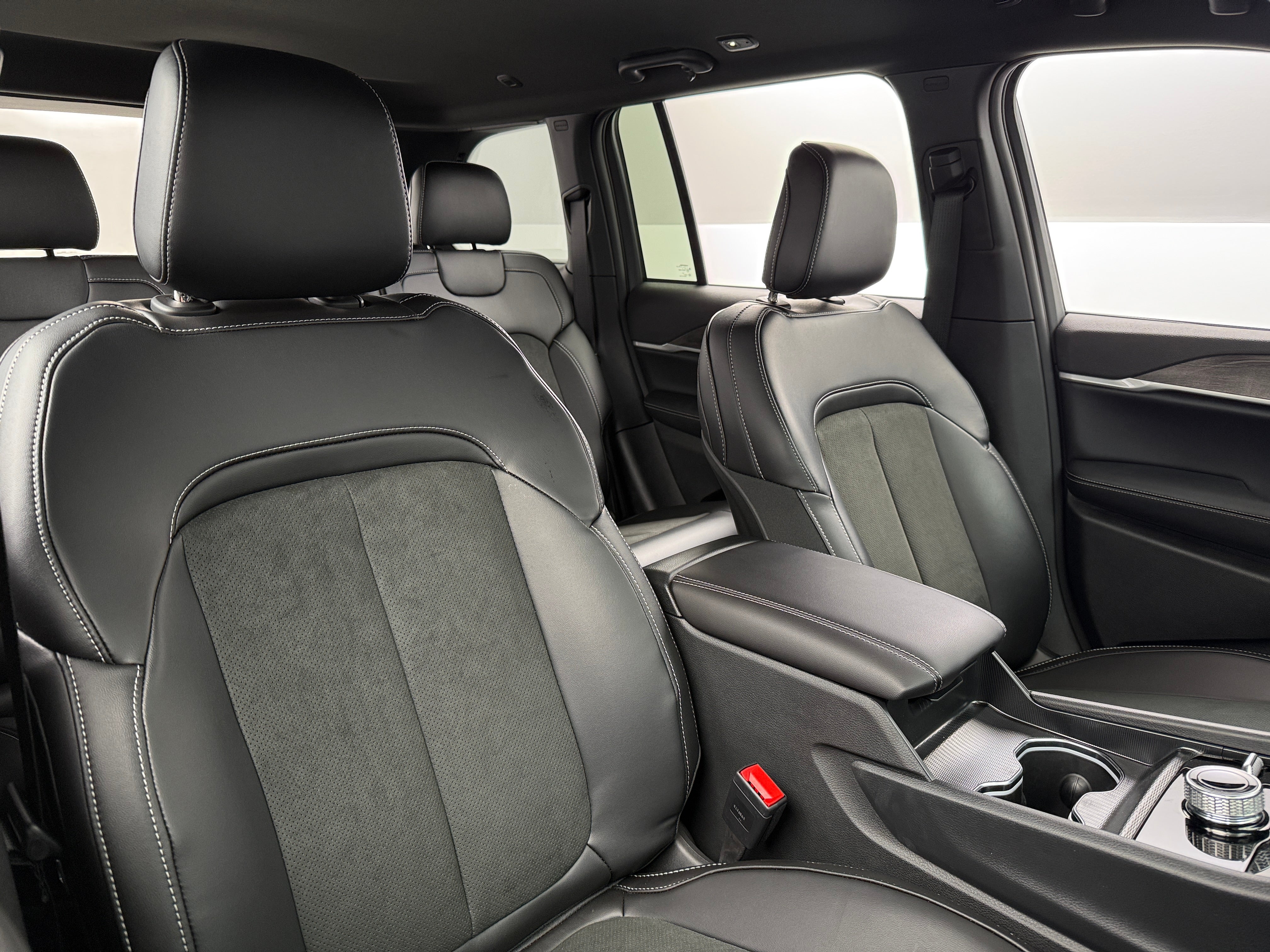 2026 Jeep Grand Cherokee Laredo - Photo 1