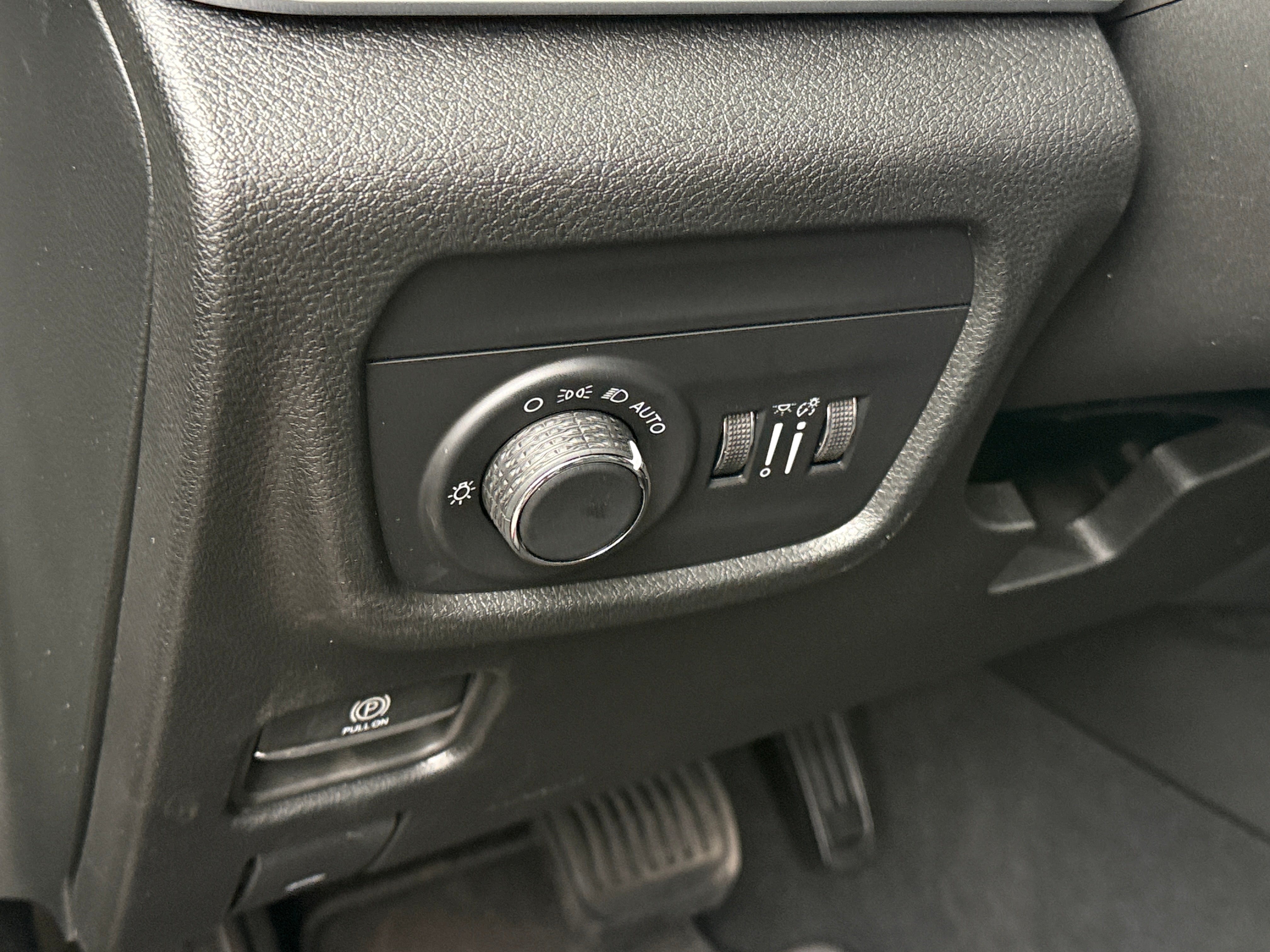 2026 Jeep Grand Cherokee Laredo - Photo 3
