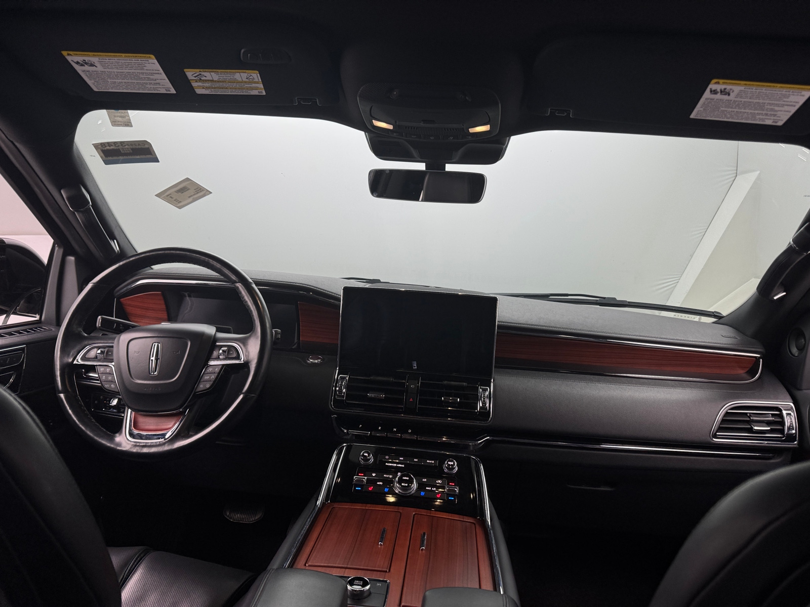 Thumbnail: 2024 Lincoln Navigator L - 2