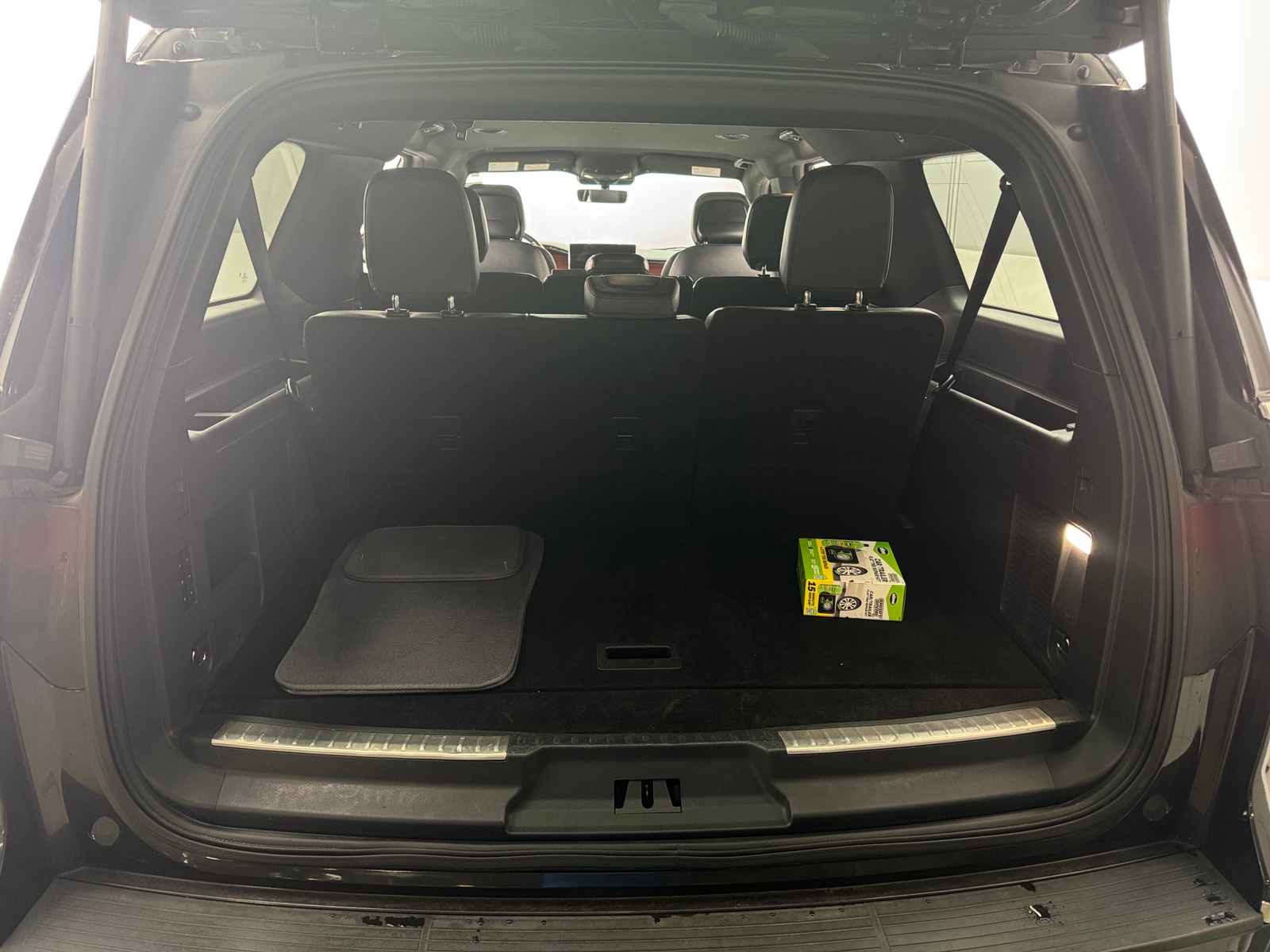 Thumbnail: 2024 Lincoln Navigator L - 6