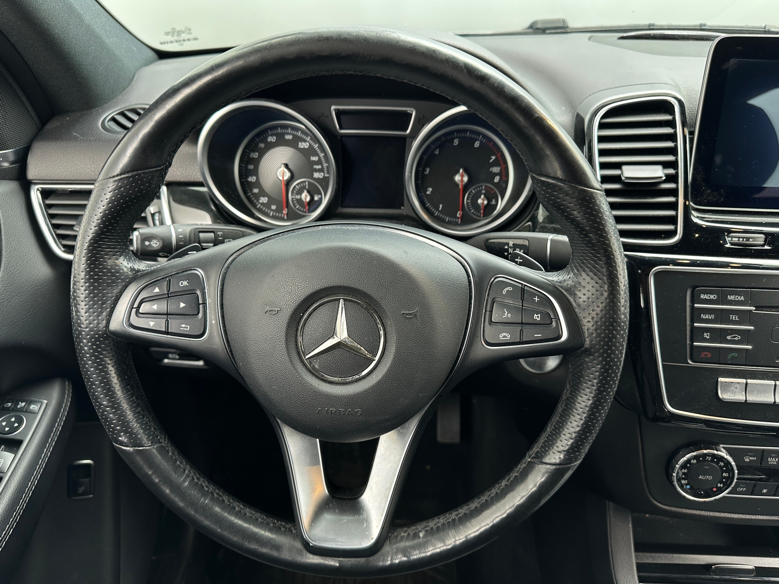 Thumbnail: 2017 Mercedes-Benz GLE - 4