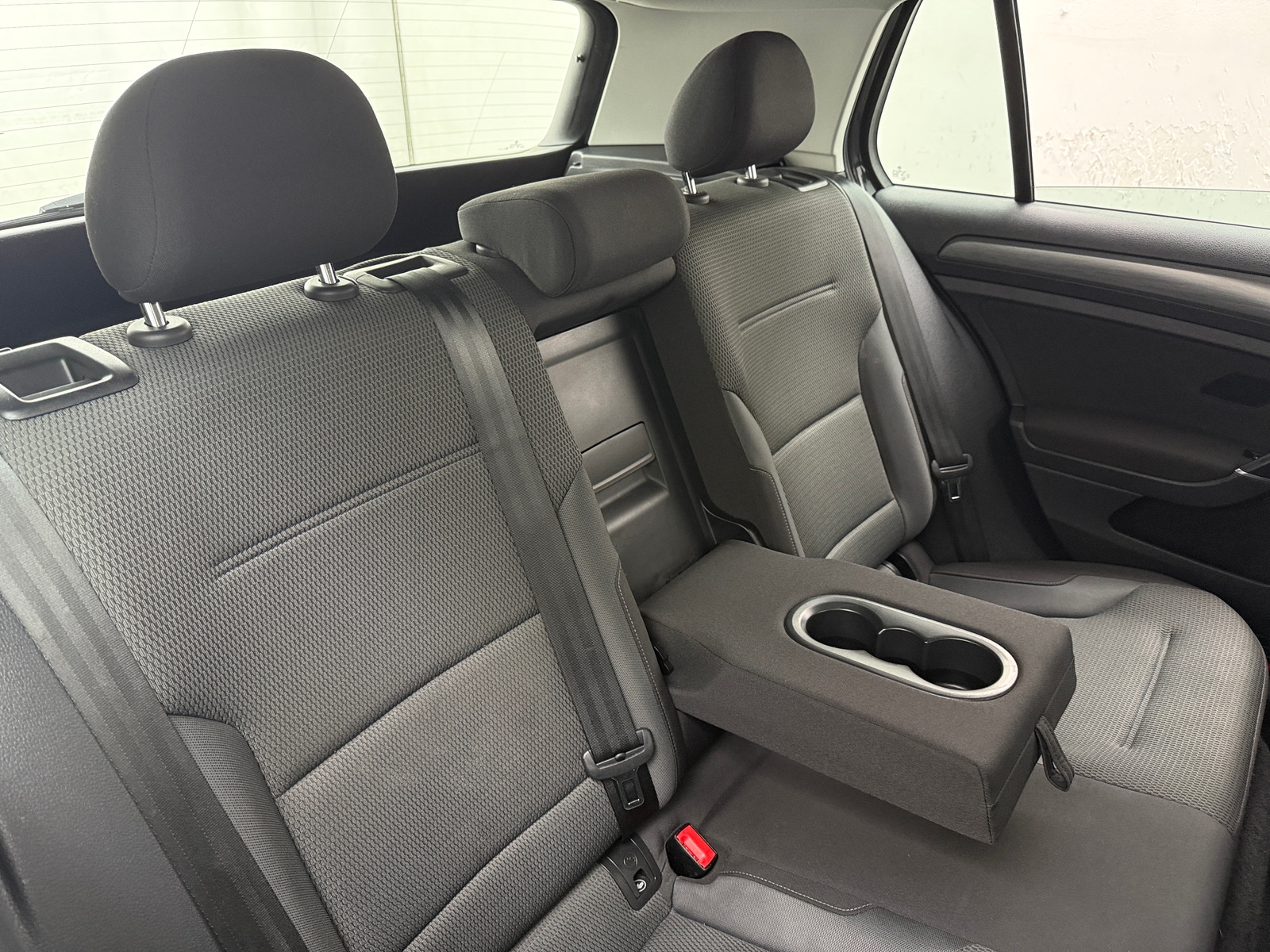 Thumbnail: 2019 Volkswagen e-Golf - 6