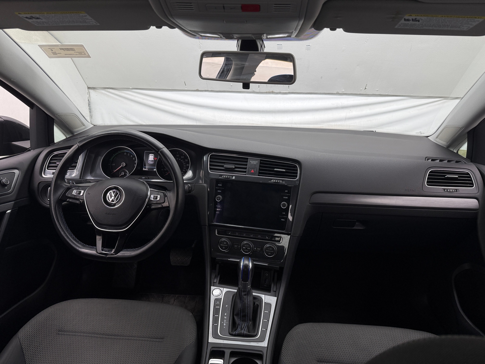 Thumbnail: 2019 Volkswagen e-Golf - 3