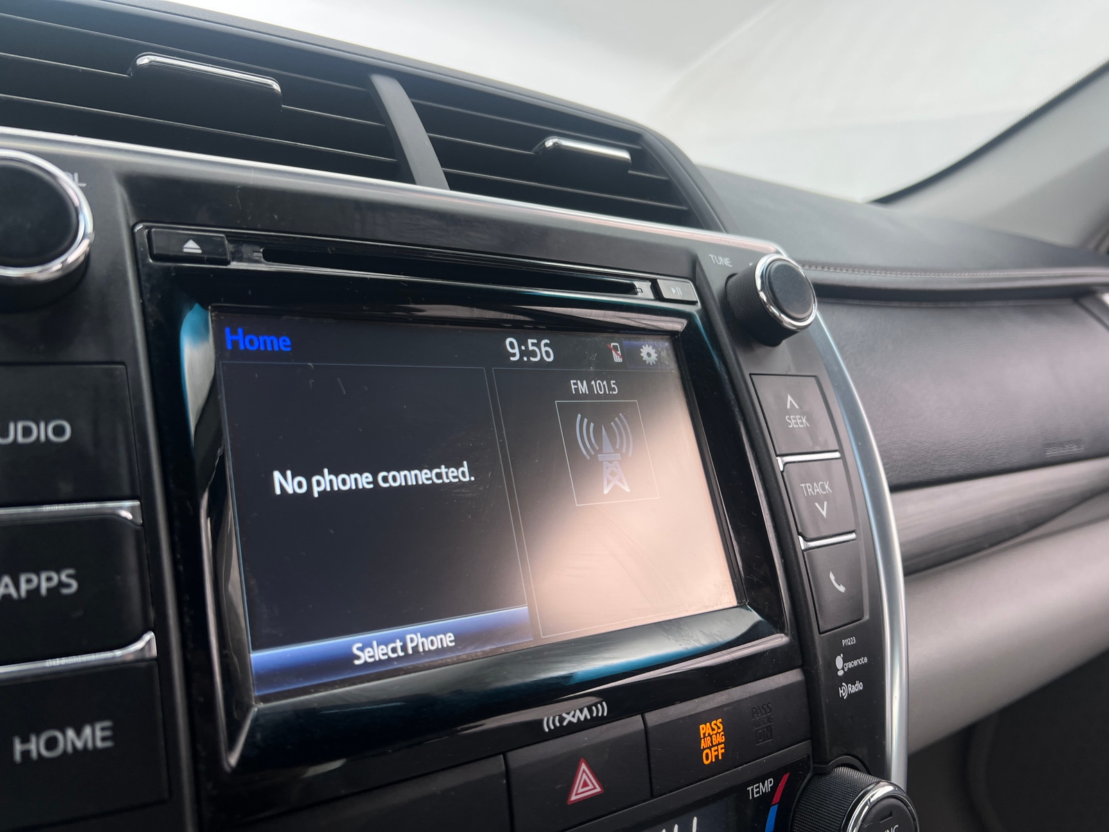 Thumbnail: 2017 Toyota Camry - 4