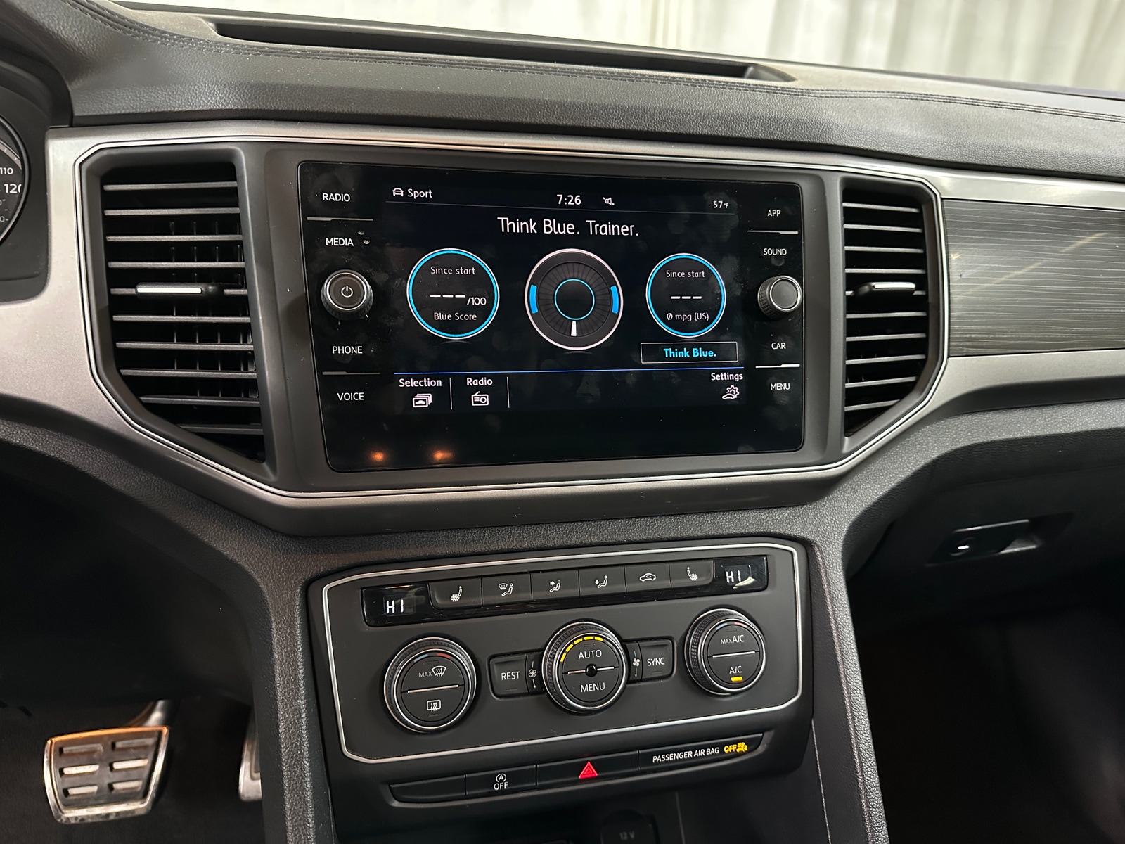 Thumbnail: 2019 Volkswagen Atlas - 3