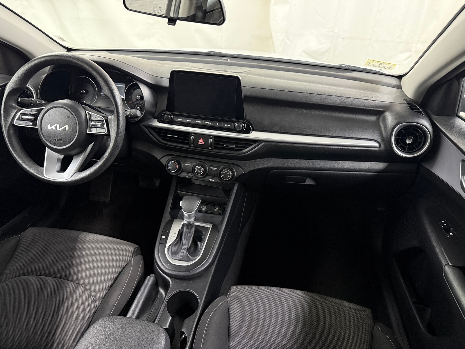 Thumbnail: 2024 Kia Forte - 3