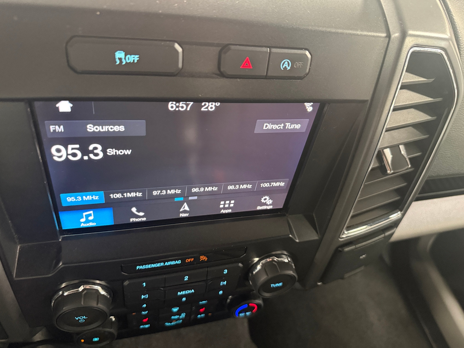 Thumbnail: 2019 Ford Econoline - 4