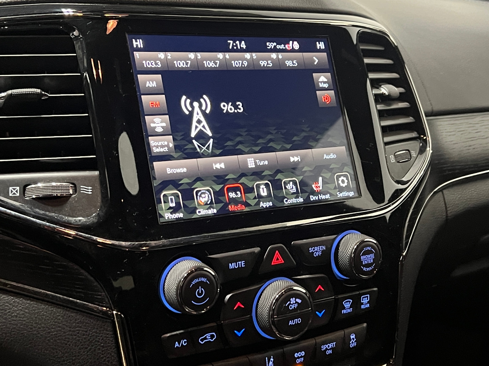 Thumbnail: 2020 Jeep Grand Cherokee - 4