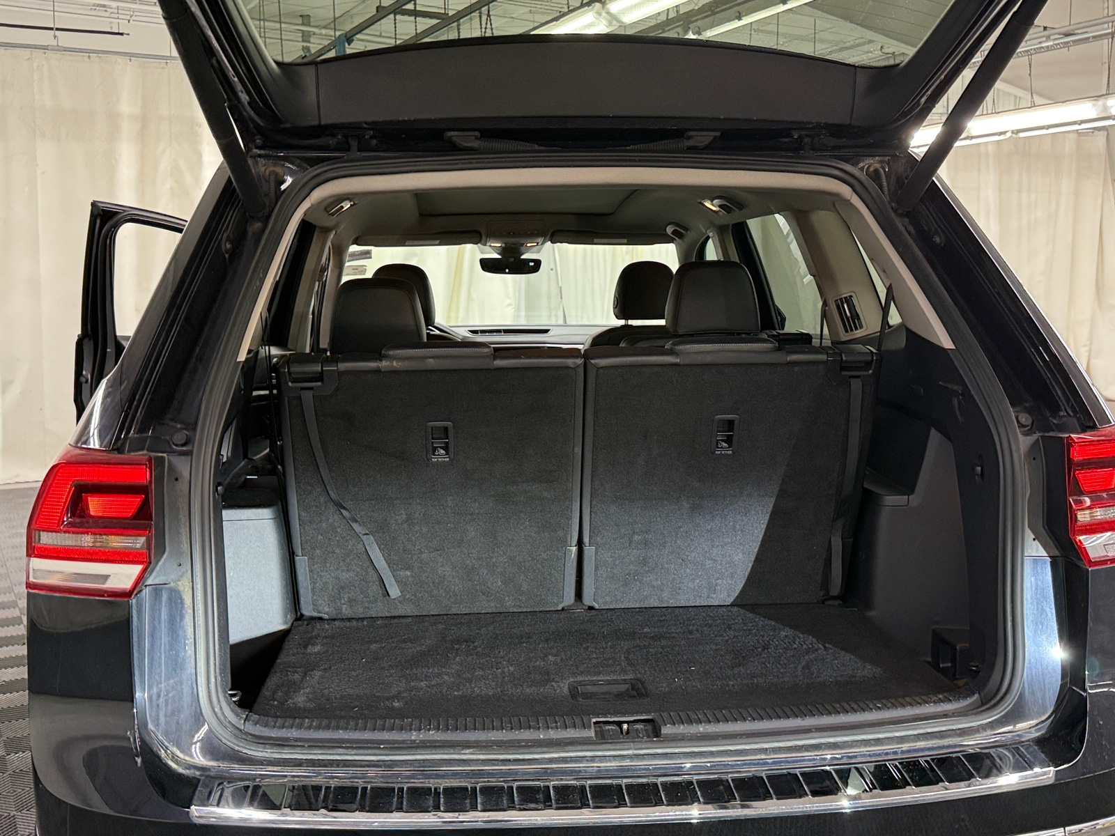 Thumbnail: 2019 Volkswagen Atlas - 6