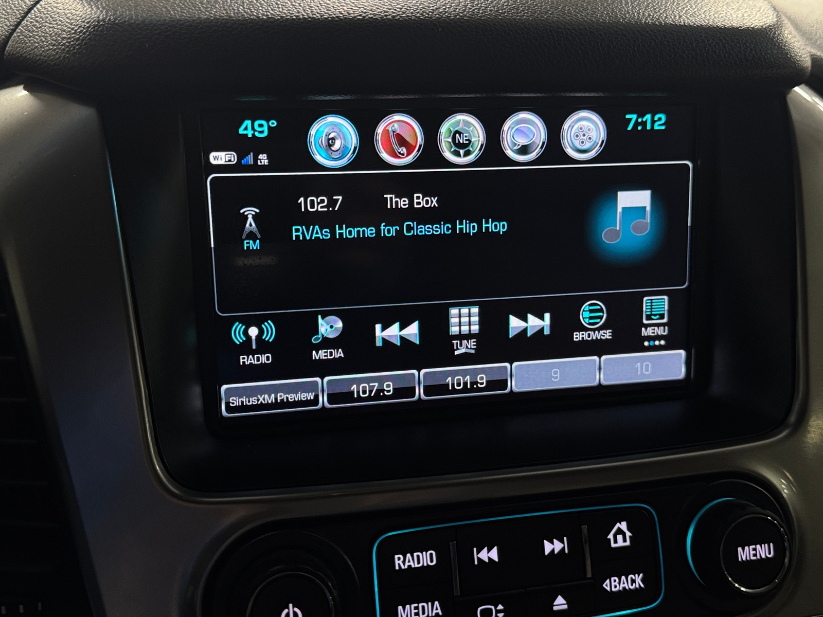 Thumbnail: 2017 Chevrolet Tahoe - 3