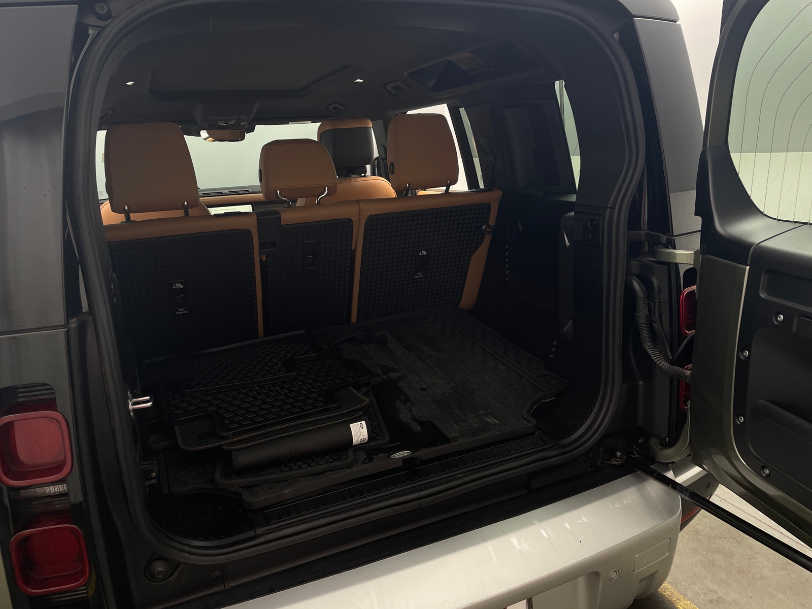 Thumbnail: 2024 Land Rover Defender - 6