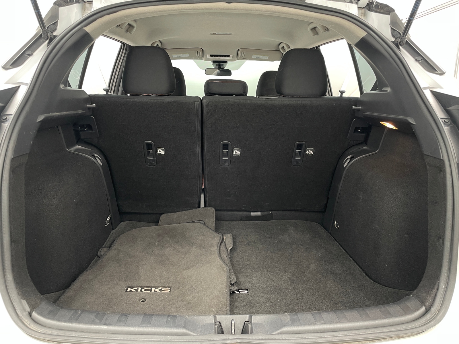 Thumbnail: 2023 Nissan Kicks - 7