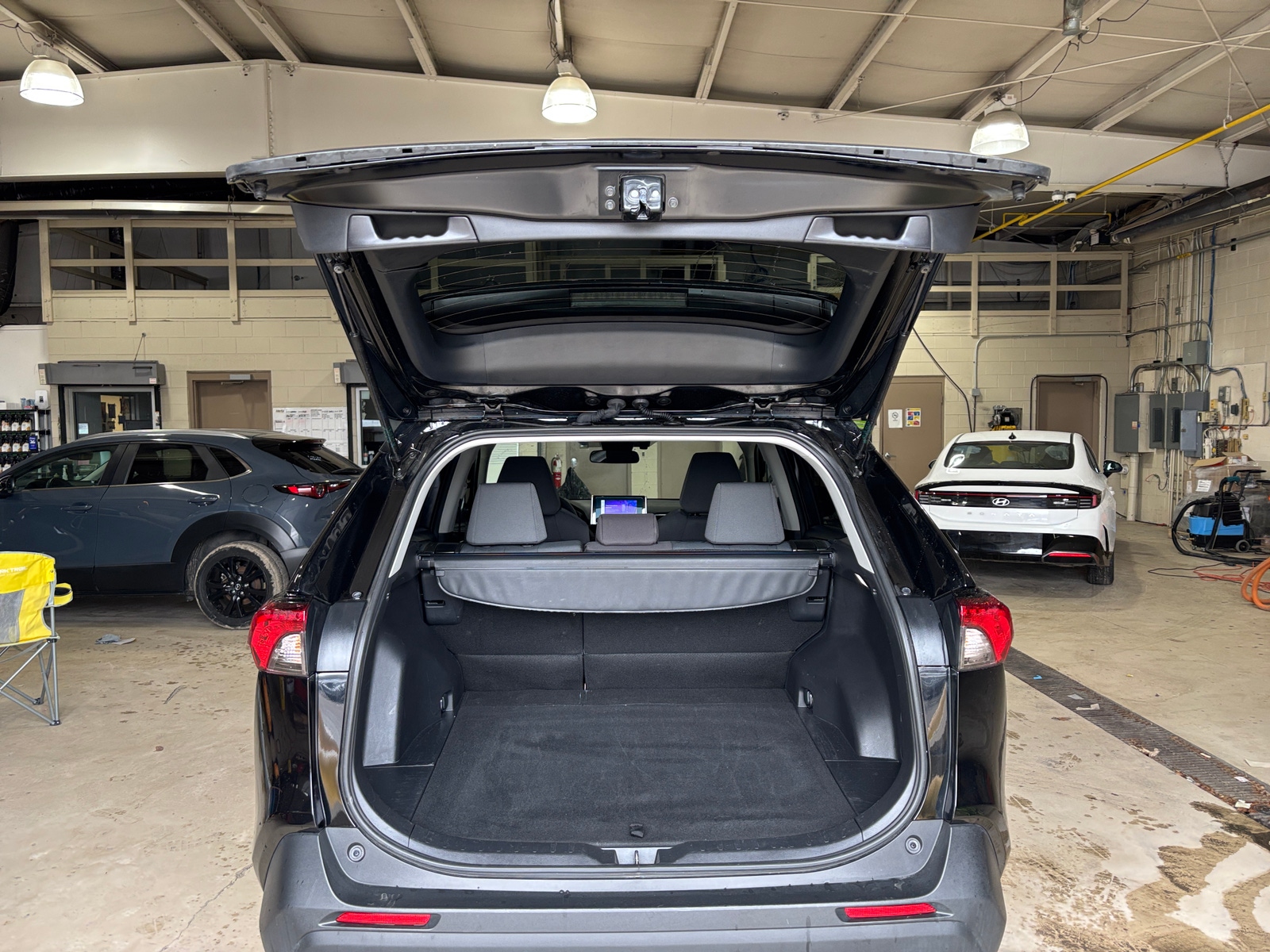 Thumbnail: 2025 Toyota RAV4 - 6