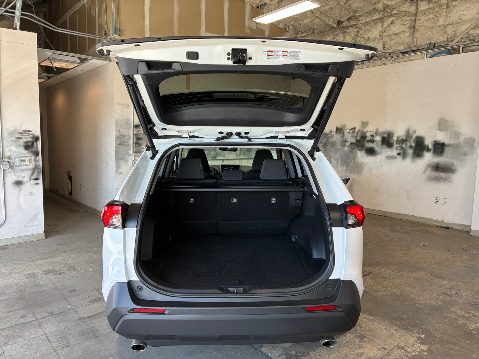 Thumbnail: 2025 Toyota RAV4 - 6