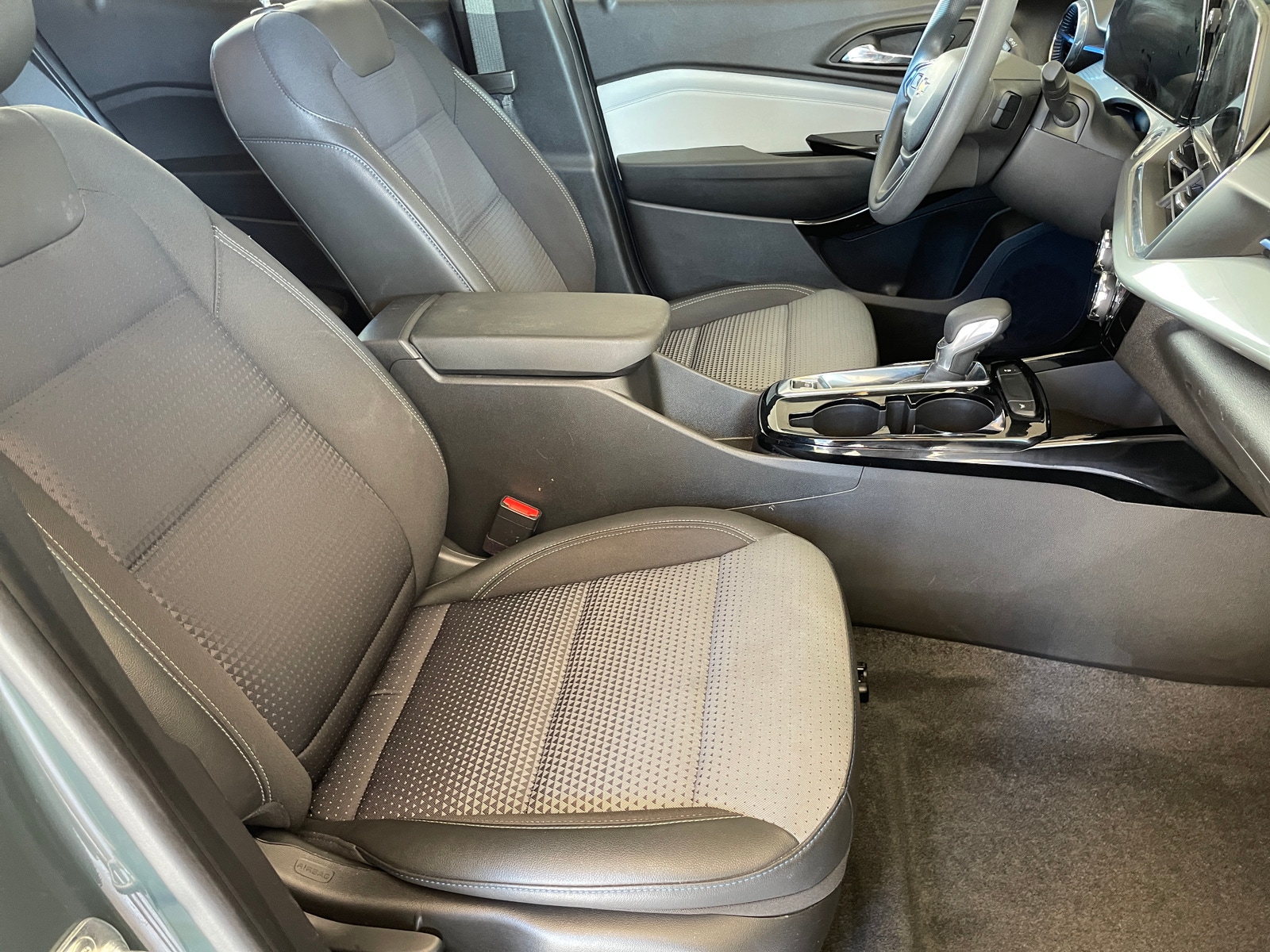 Thumbnail: 2025 Chevrolet Trax - 2