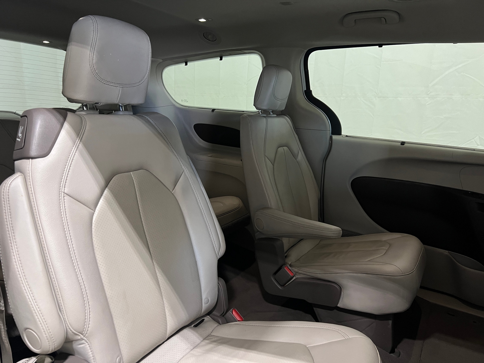 Thumbnail: 2020 Chrysler Pacifica - 5