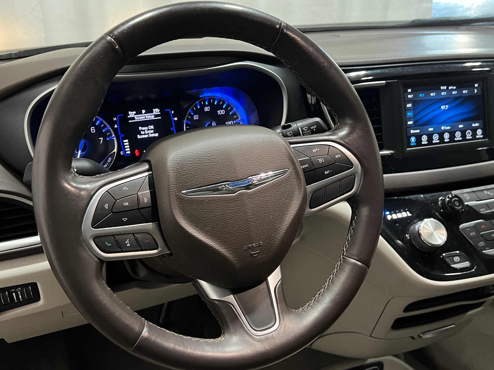 Thumbnail: 2020 Chrysler Pacifica - 4