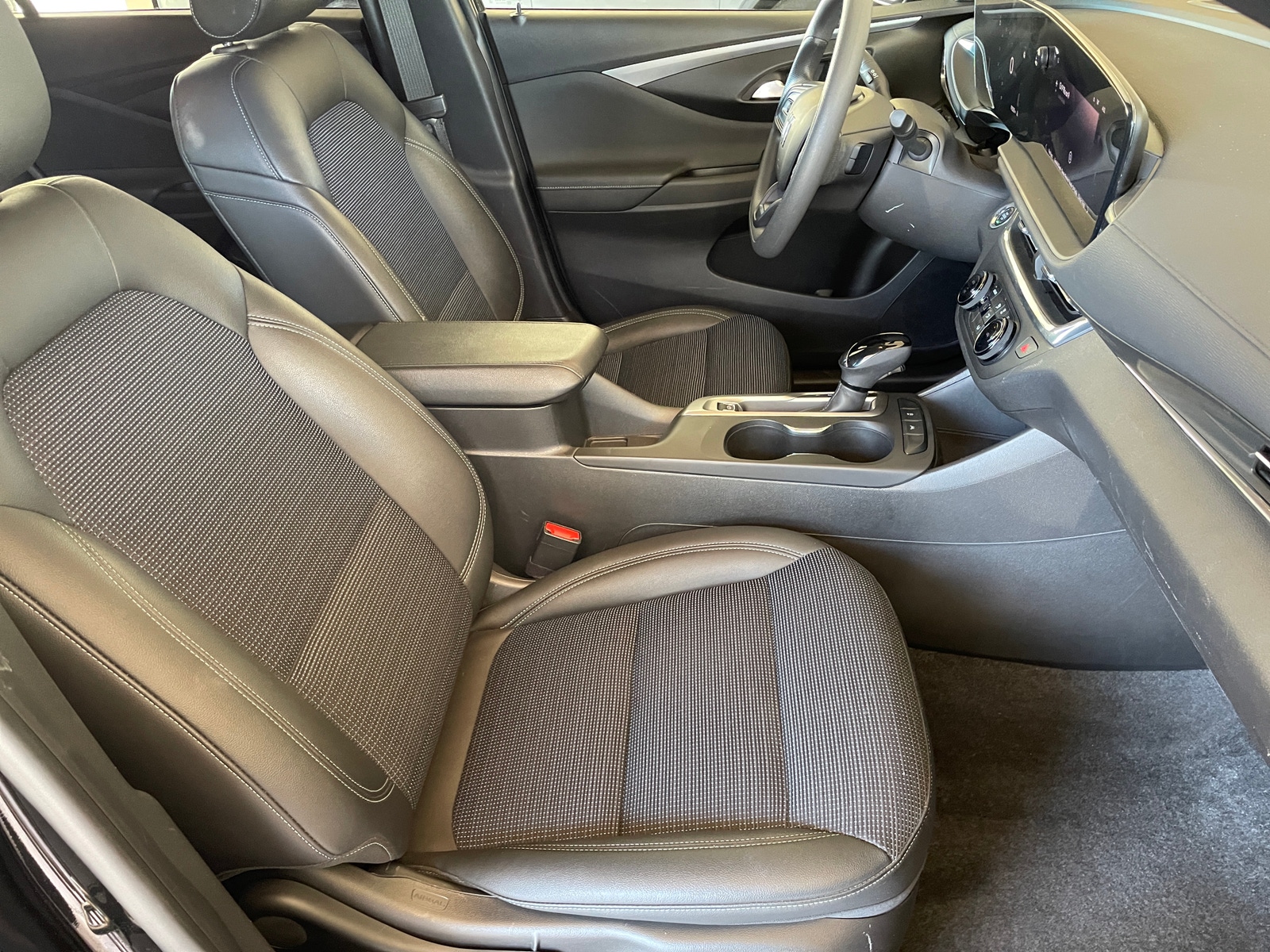 Thumbnail: 2025 Buick Envista - 2