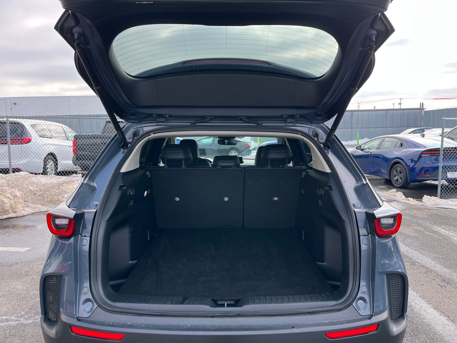 Thumbnail: 2025 Mazda CX-50 - 6