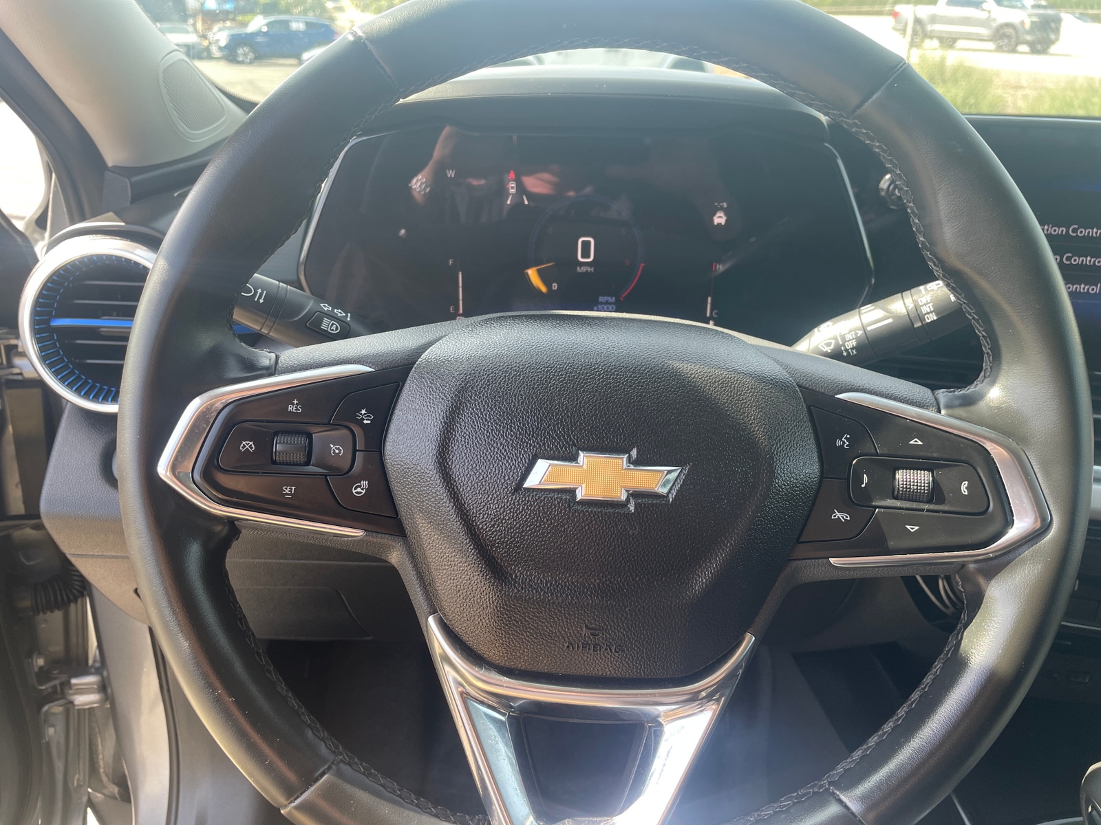 Thumbnail: 2025 Chevrolet Trax - 5