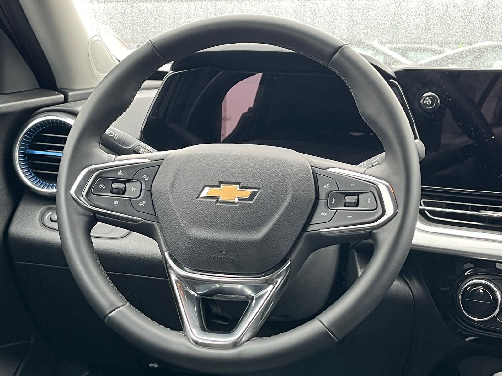 Thumbnail: 2025 Chevrolet Trax - 5