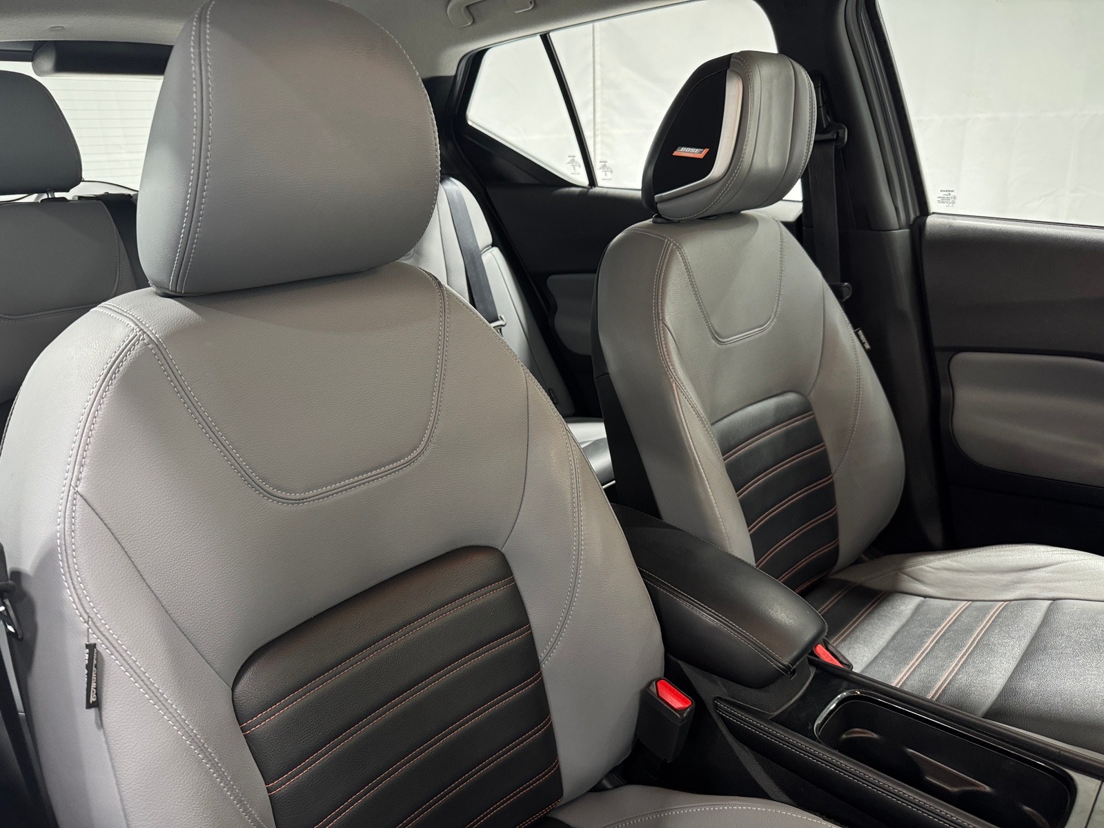 Thumbnail: 2023 Nissan Kicks - 2