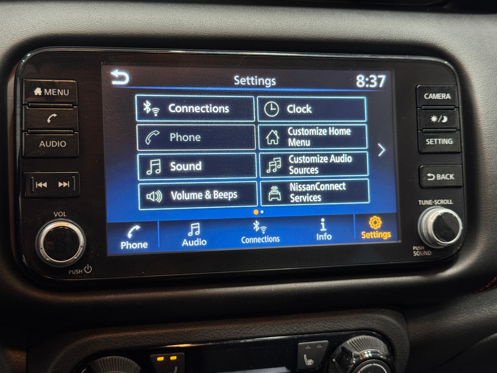 Thumbnail: 2023 Nissan Kicks - 4