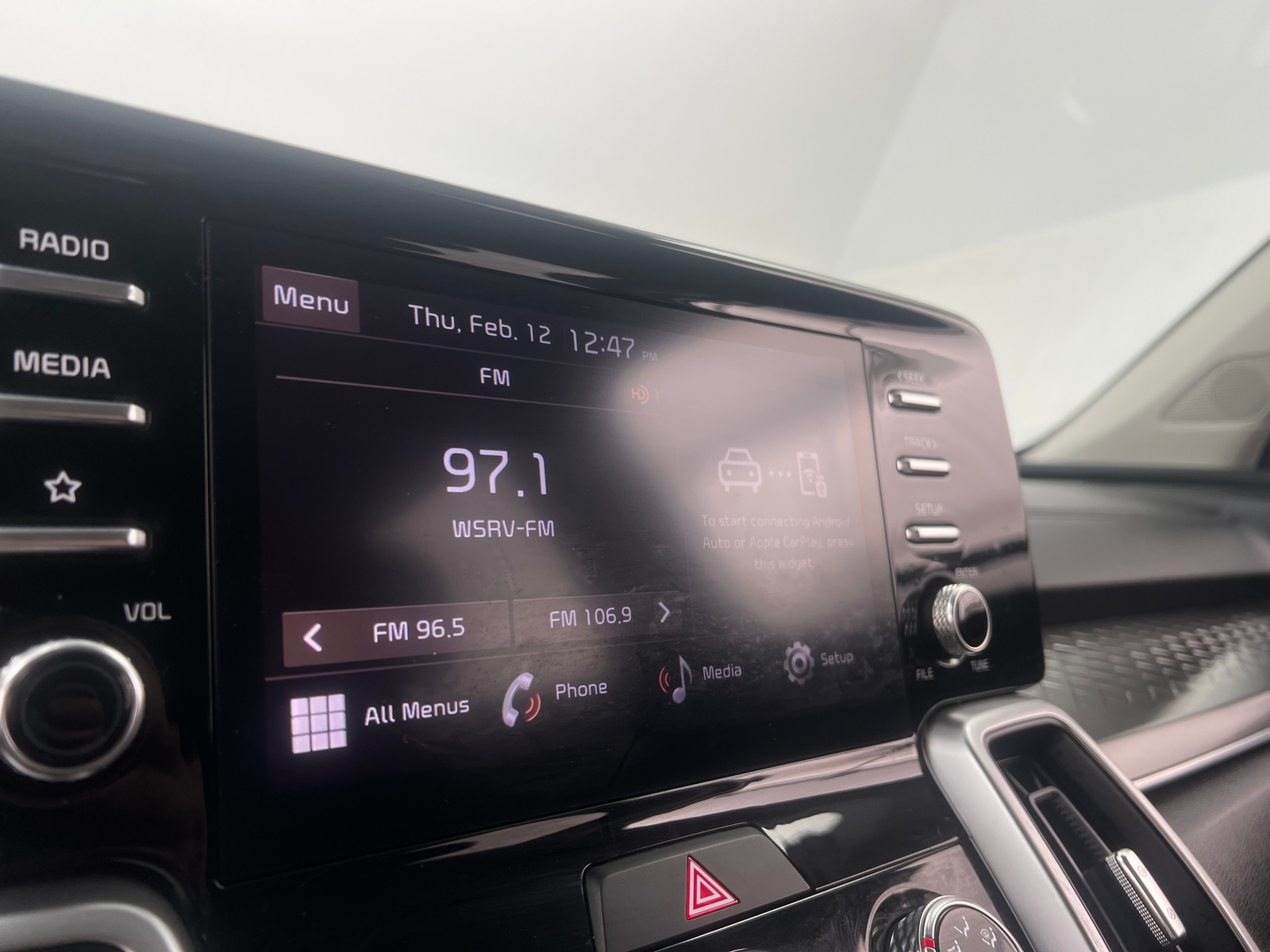 Thumbnail: 2022 Kia Sorento - 4