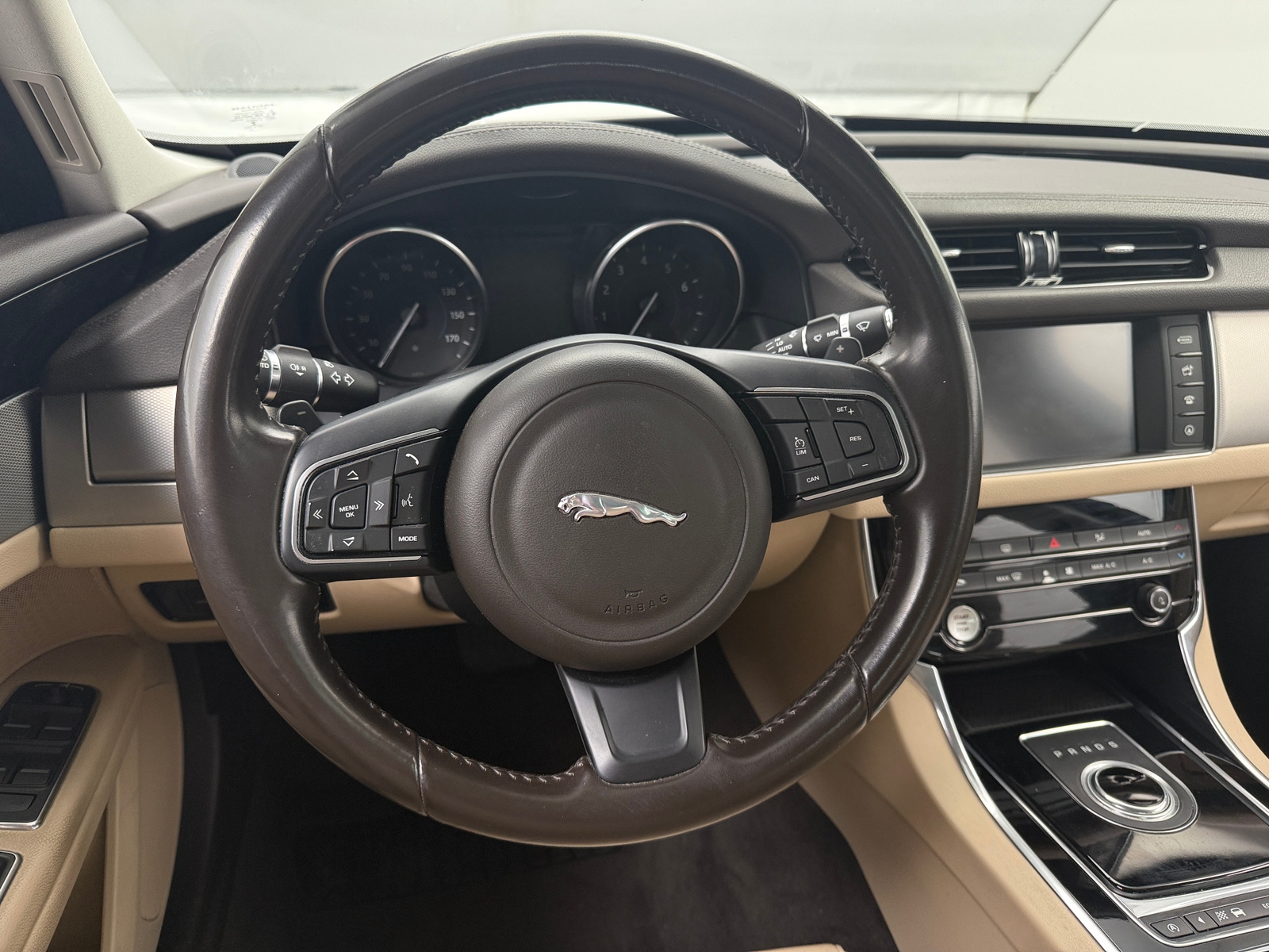 Thumbnail: 2017 Jaguar XF - 4