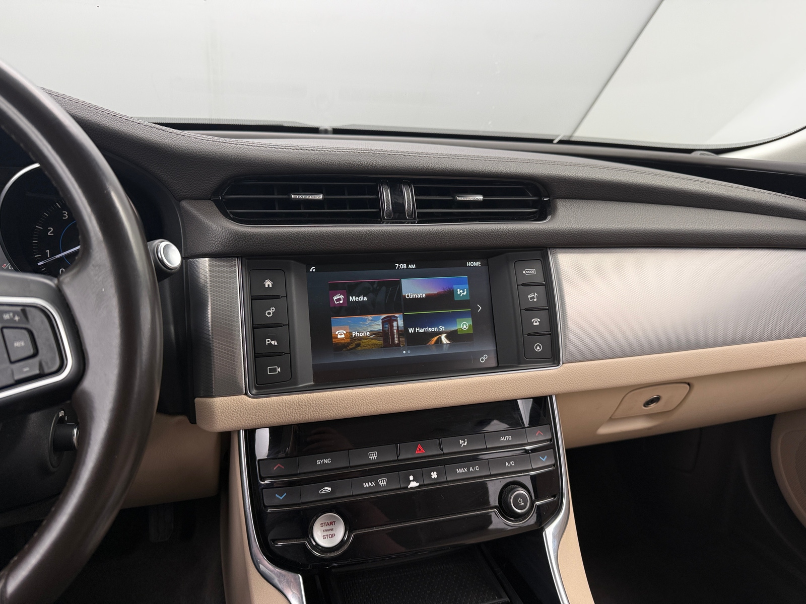 Thumbnail: 2017 Jaguar XF - 3