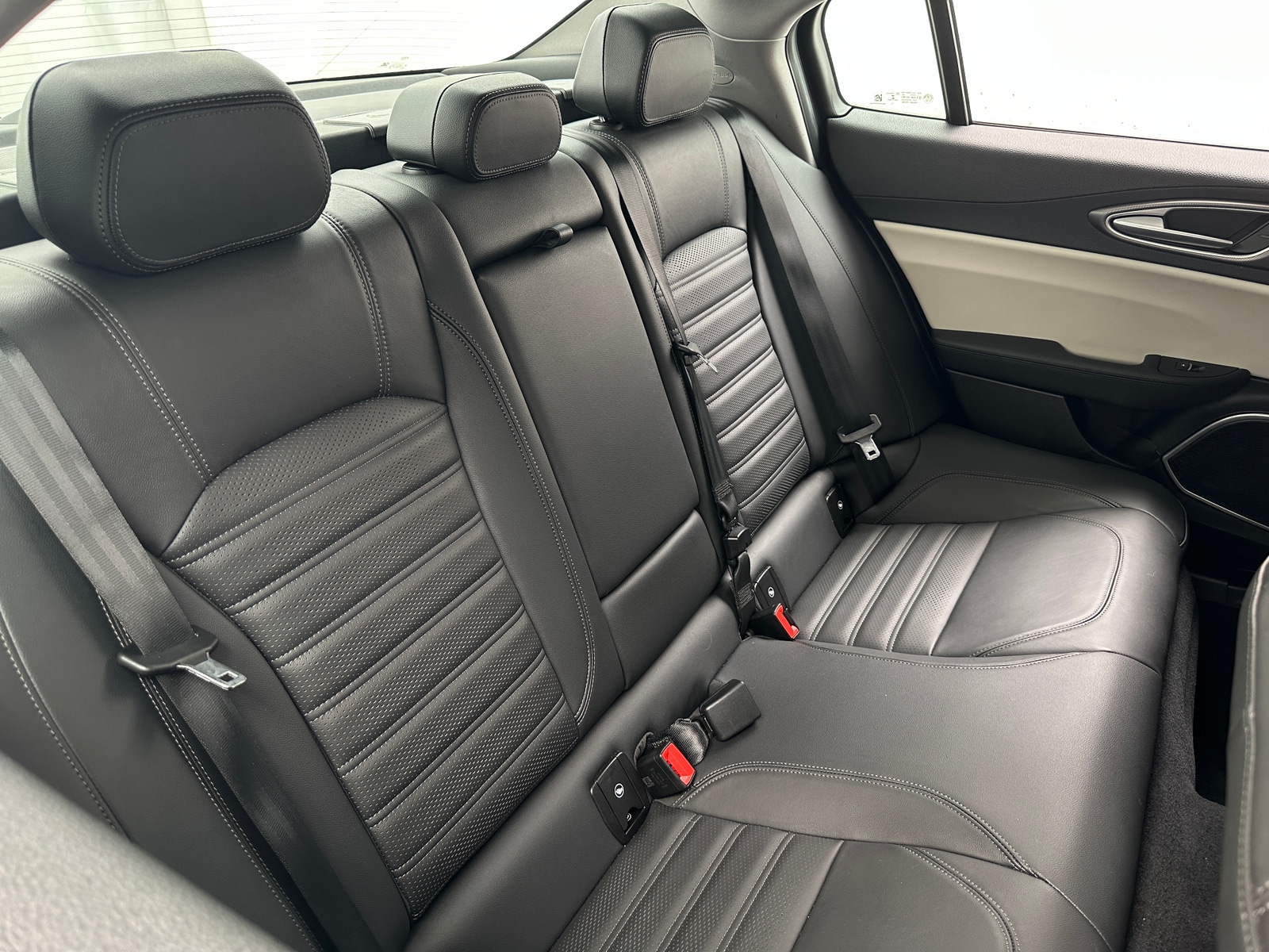 Thumbnail: 2019 Alfa Romeo Giulia - 5