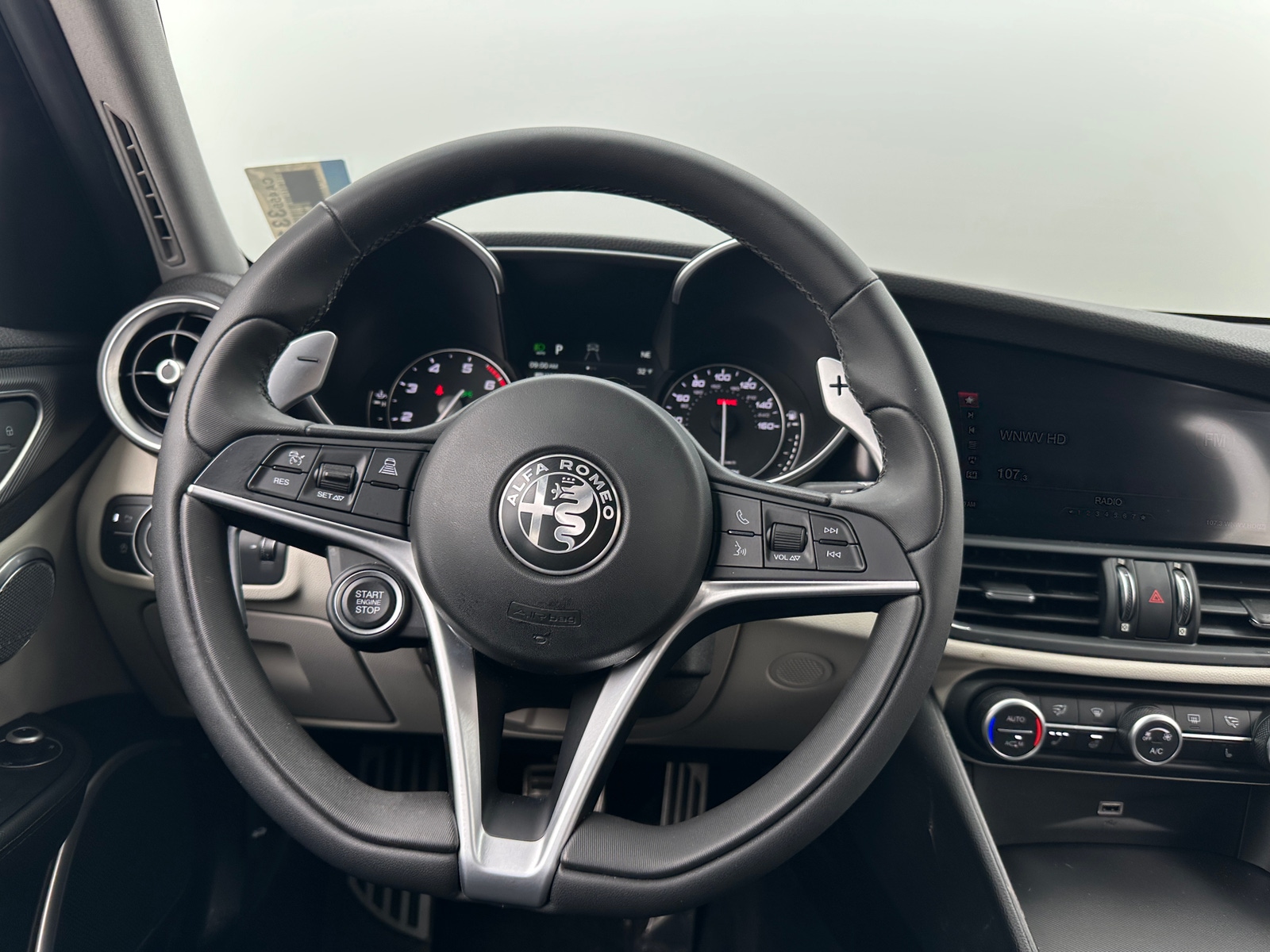 Thumbnail: 2019 Alfa Romeo Giulia - 4