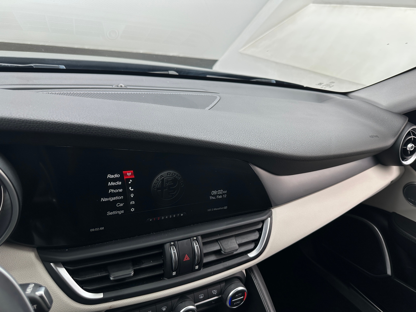 Thumbnail: 2019 Alfa Romeo Giulia - 3