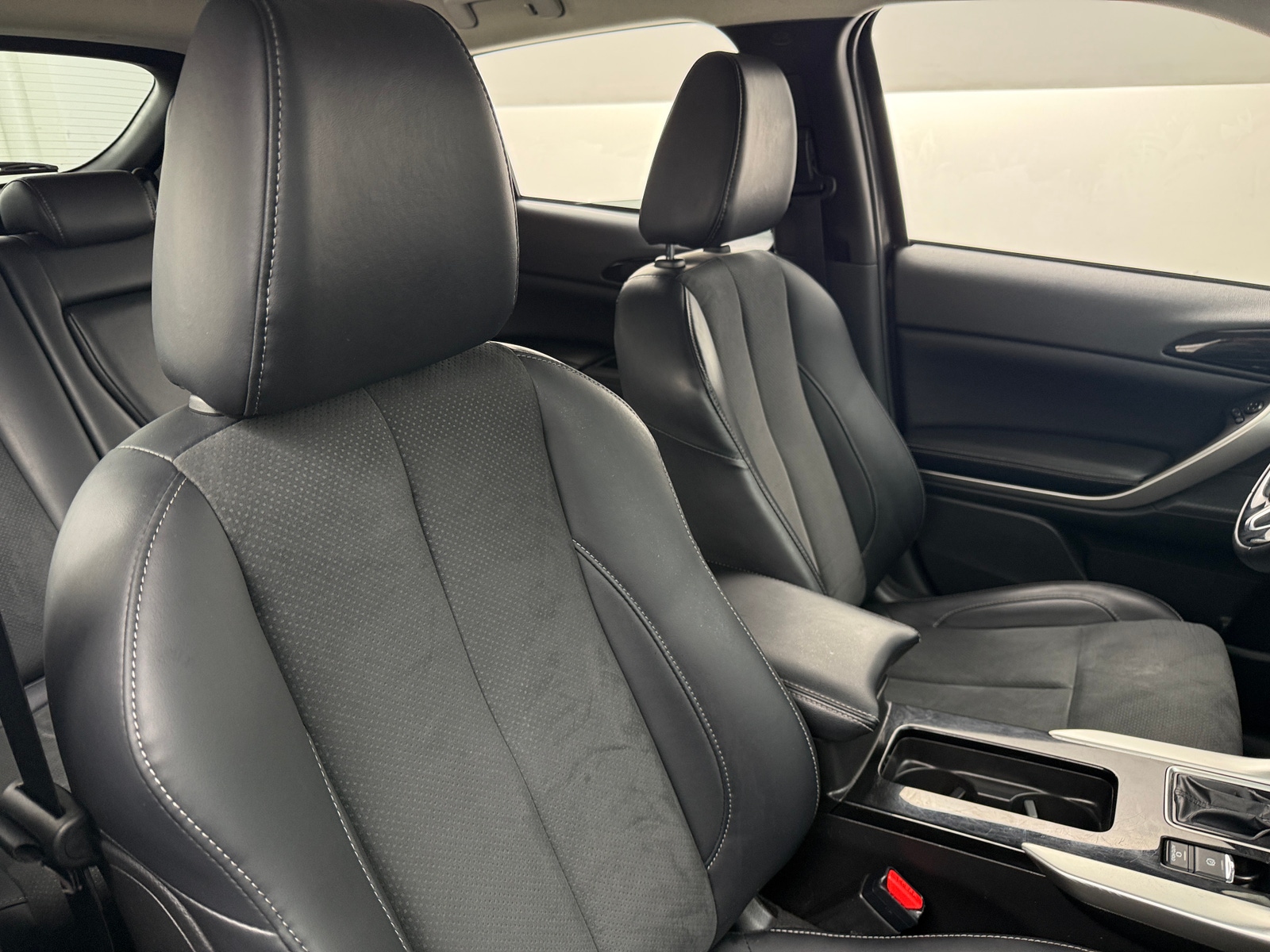 Thumbnail: 2024 Mitsubishi Eclipse Cross - 2