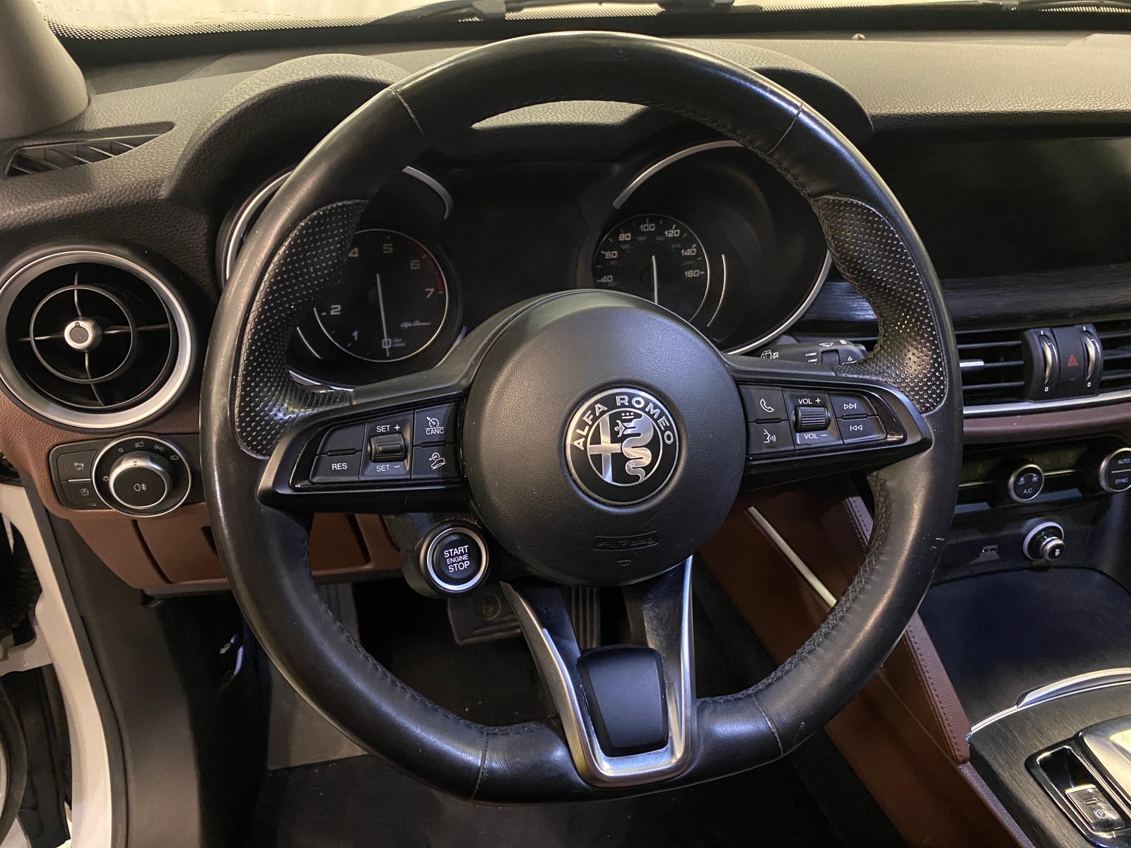 Thumbnail: 2020 Alfa Romeo Stelvio - 4