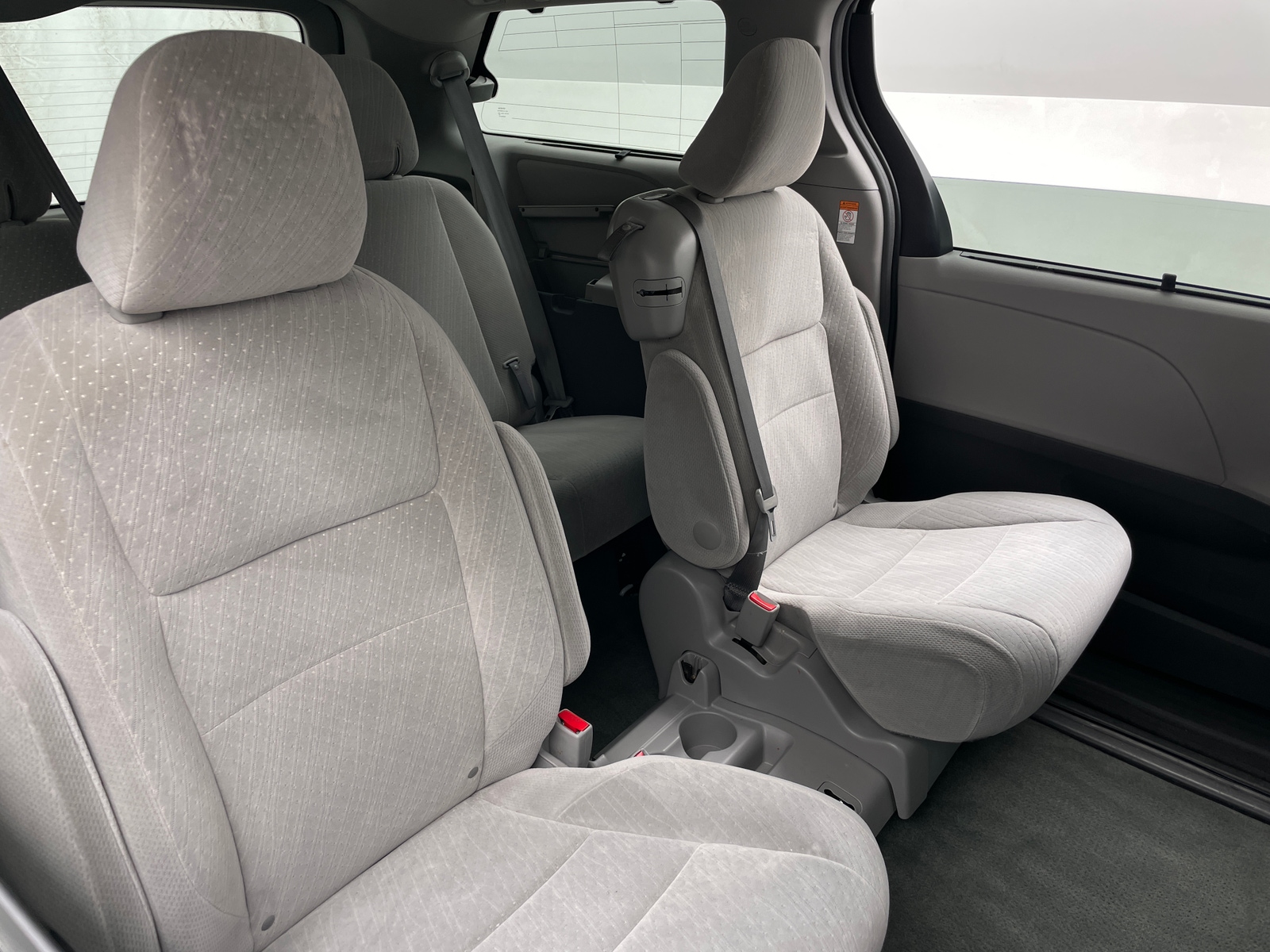 Thumbnail: 2017 Toyota Sienna - 6