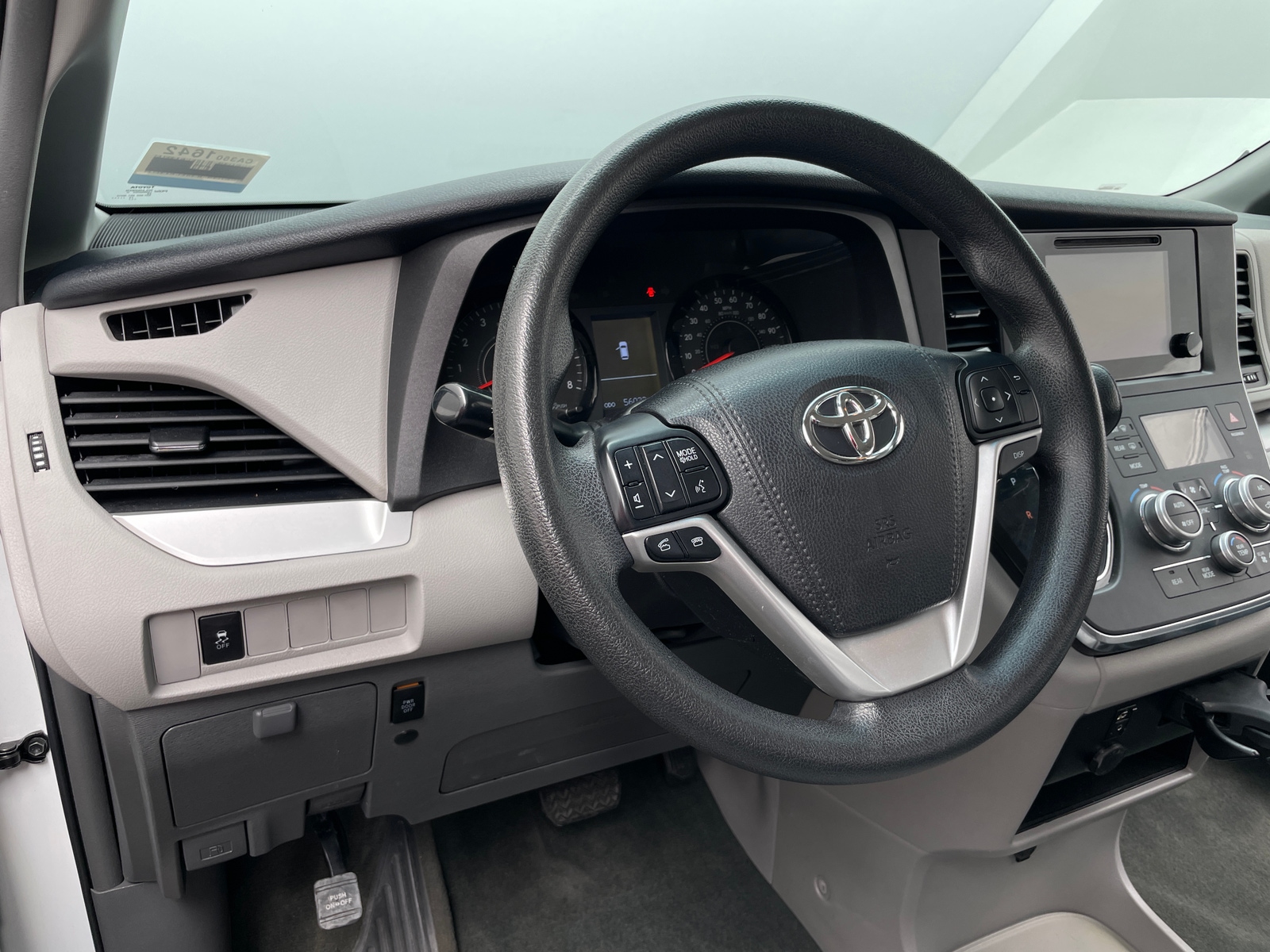 Thumbnail: 2017 Toyota Sienna - 5