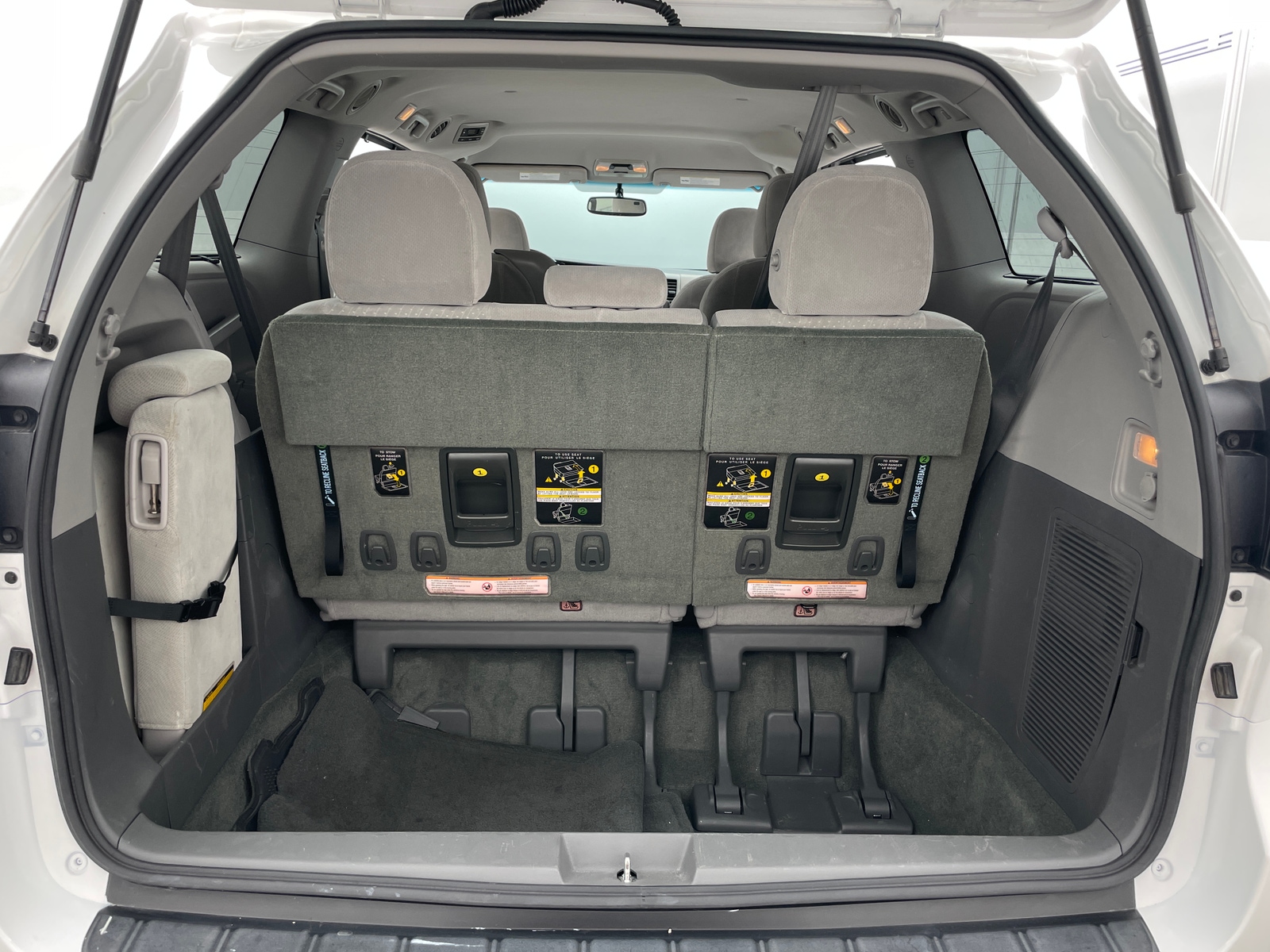 Thumbnail: 2017 Toyota Sienna - 7