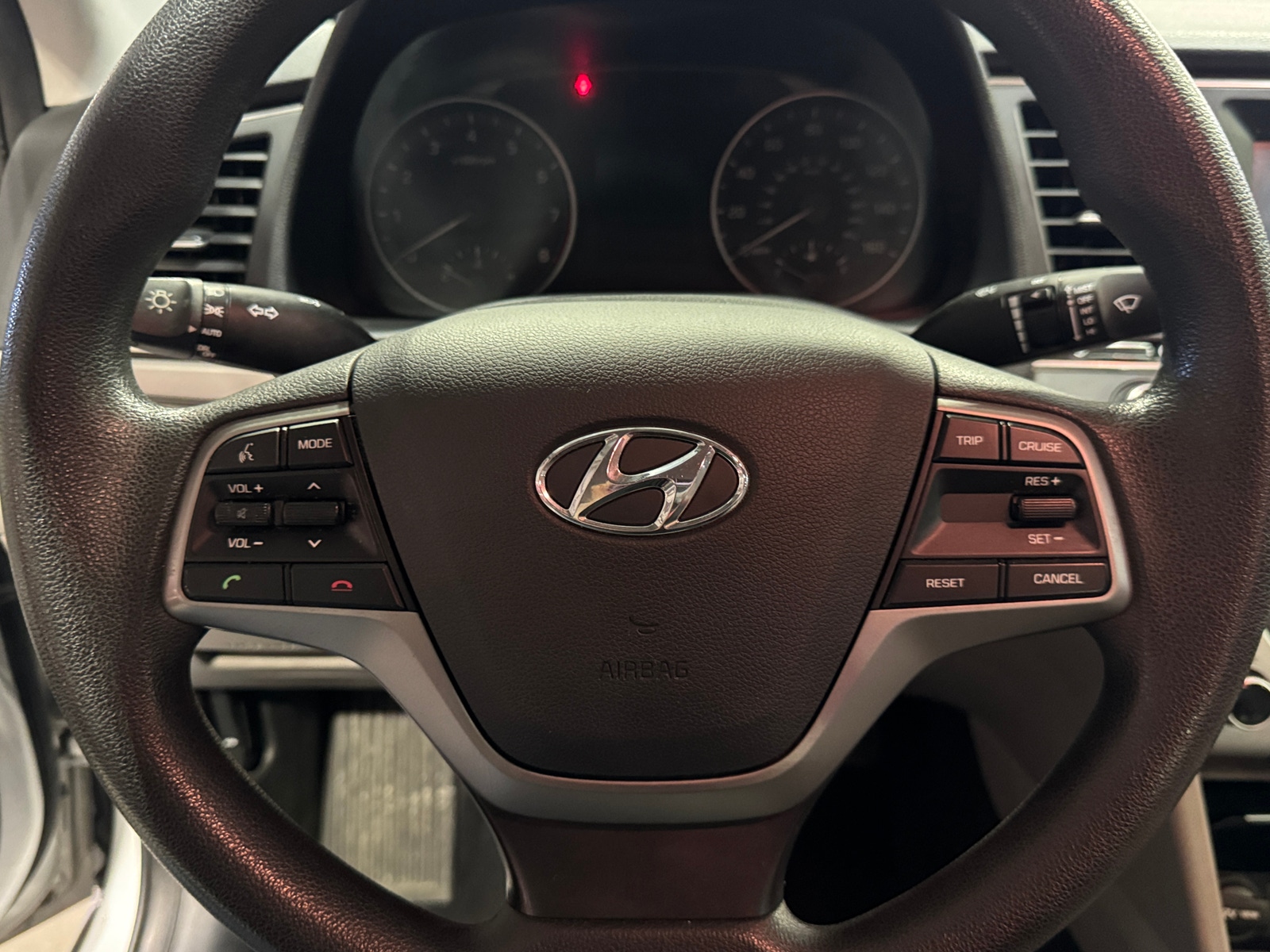 Thumbnail: 2017 Hyundai Elantra - 5