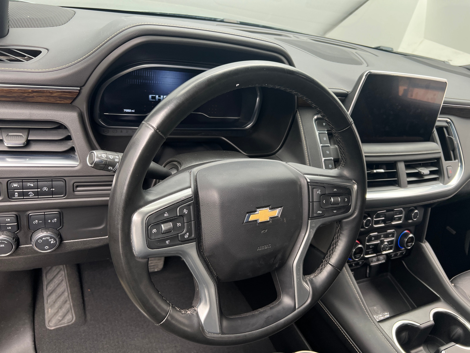 Thumbnail: 2023 Chevrolet Suburban - 4