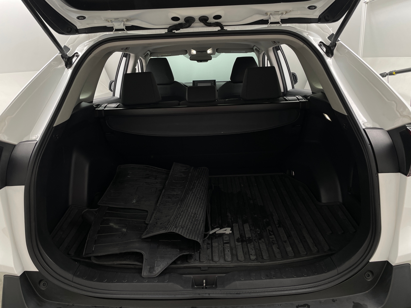 Thumbnail: 2022 Toyota RAV4 - 7