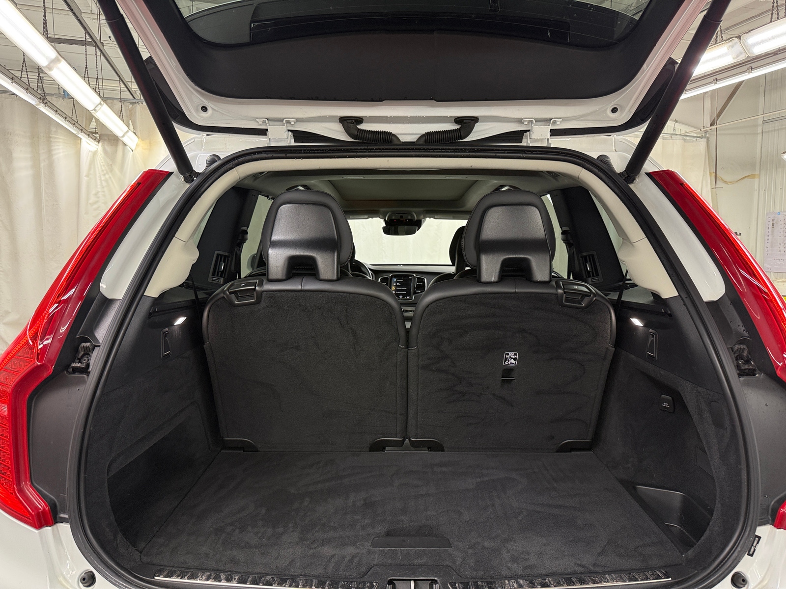 Thumbnail: 2022 Volvo XC90 - 6