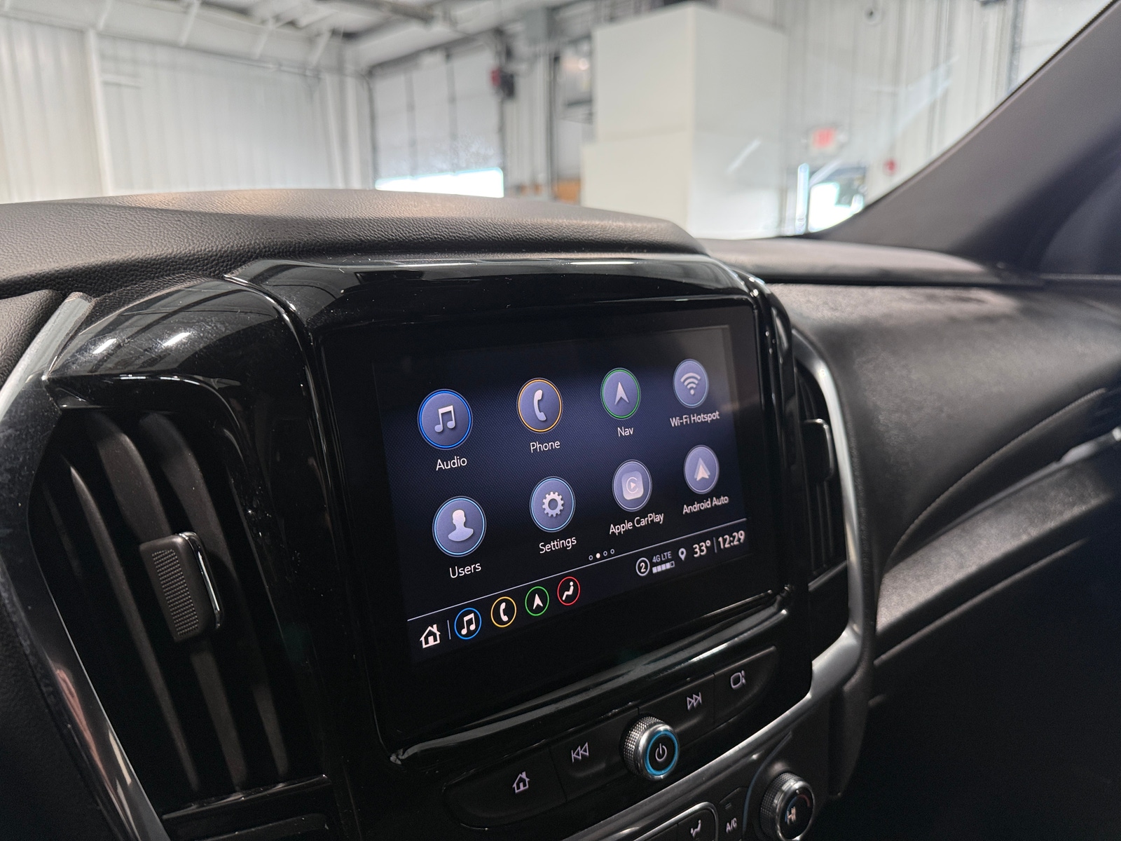 Thumbnail: 2023 Chevrolet Traverse - 3