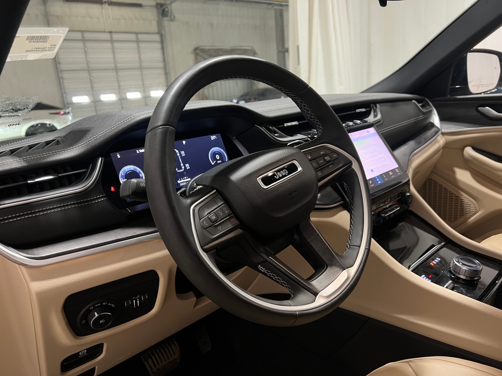 Thumbnail: 2023 Jeep Grand Cherokee L - 5