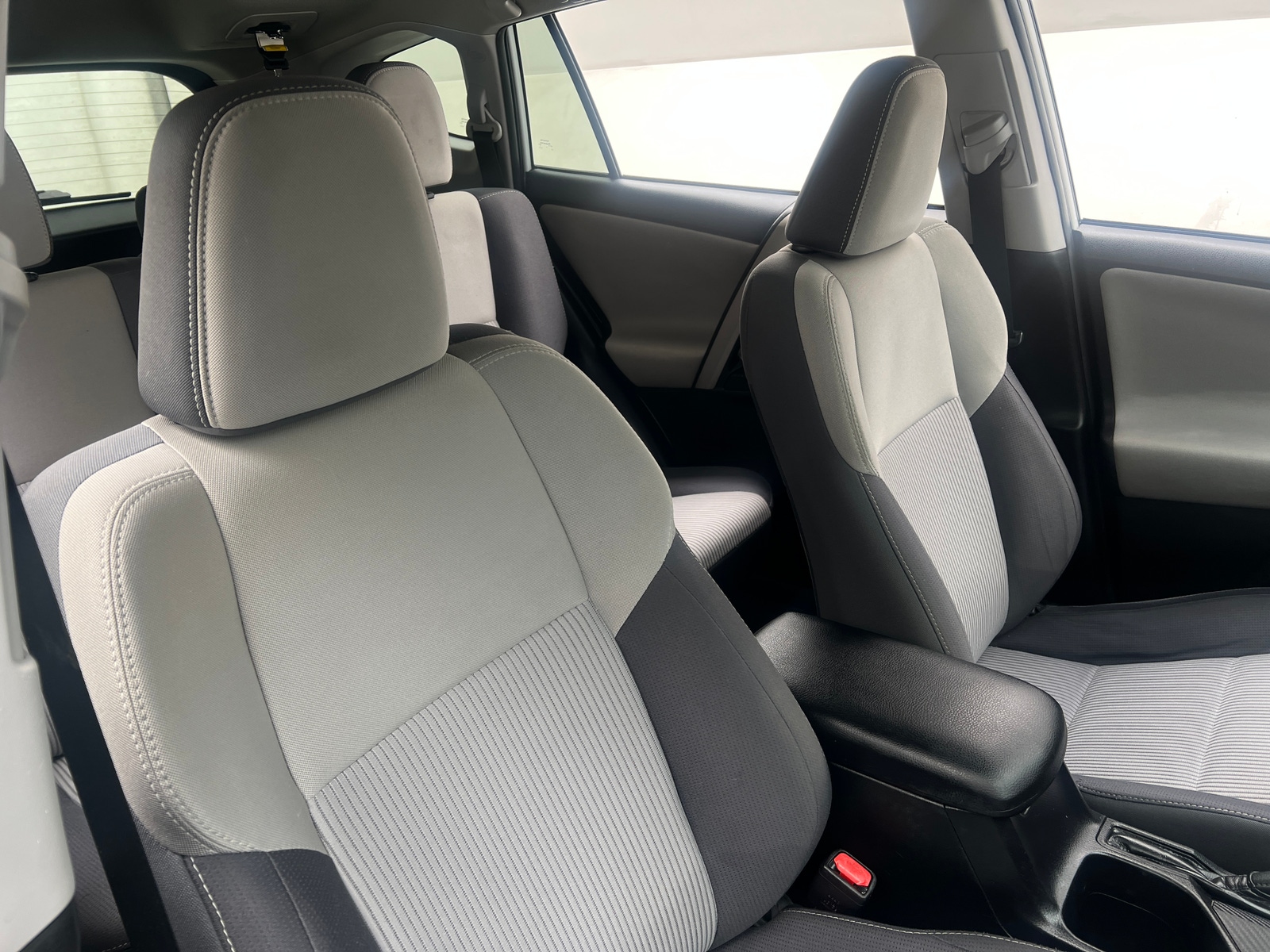 Thumbnail: 2015 Toyota RAV4 - 2