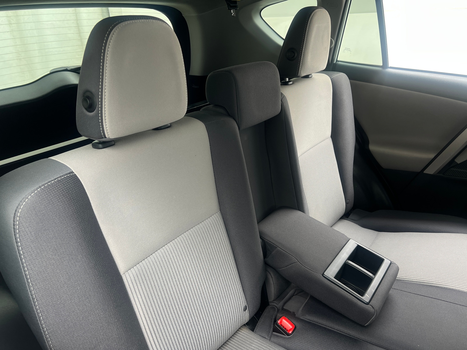 Thumbnail: 2015 Toyota RAV4 - 6