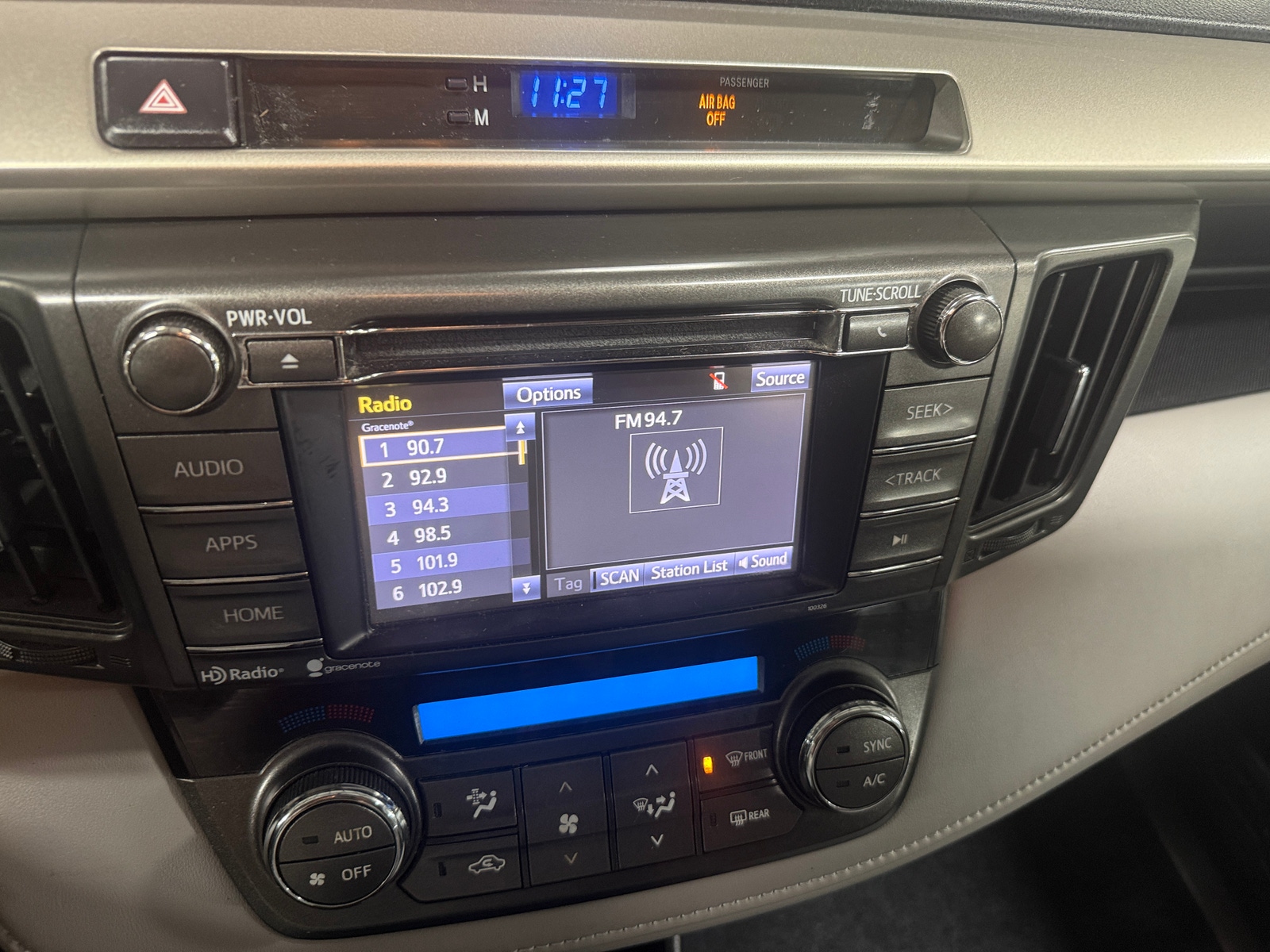 Thumbnail: 2015 Toyota RAV4 - 4