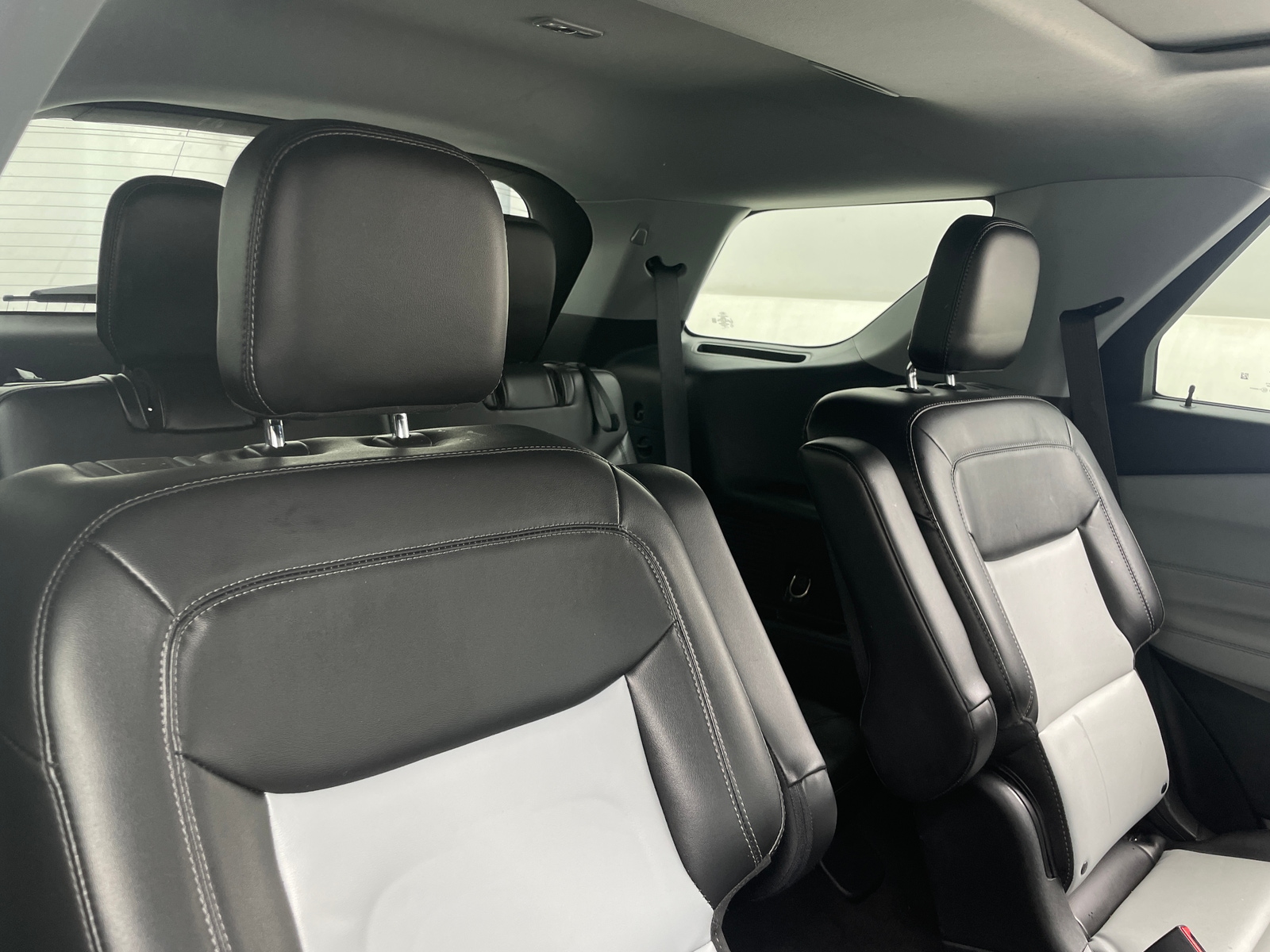 Thumbnail: 2022 Ford Explorer - 6